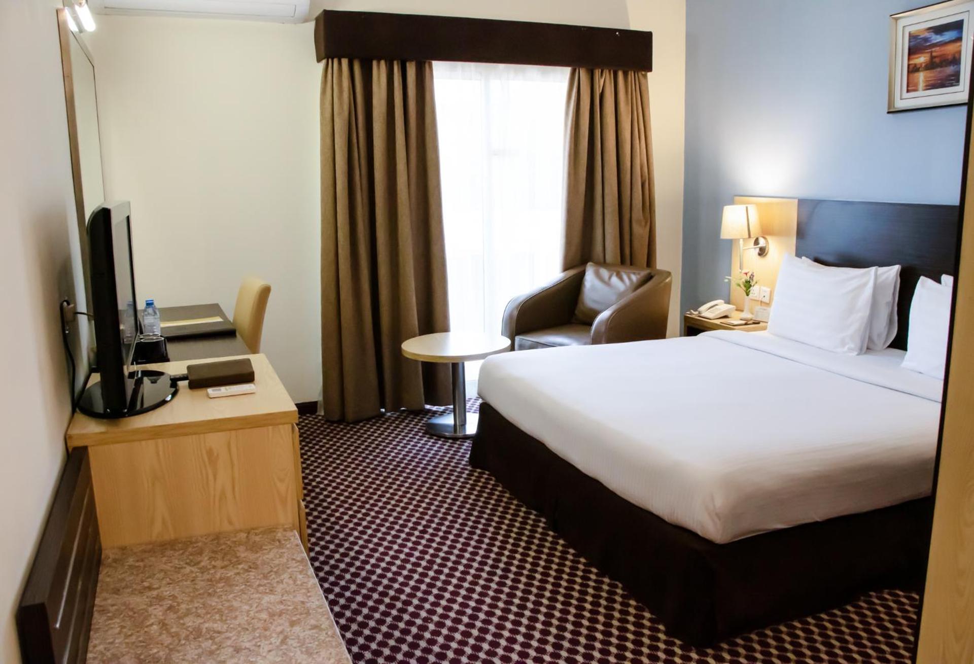 Fortune Karama Hotel - Photo 40