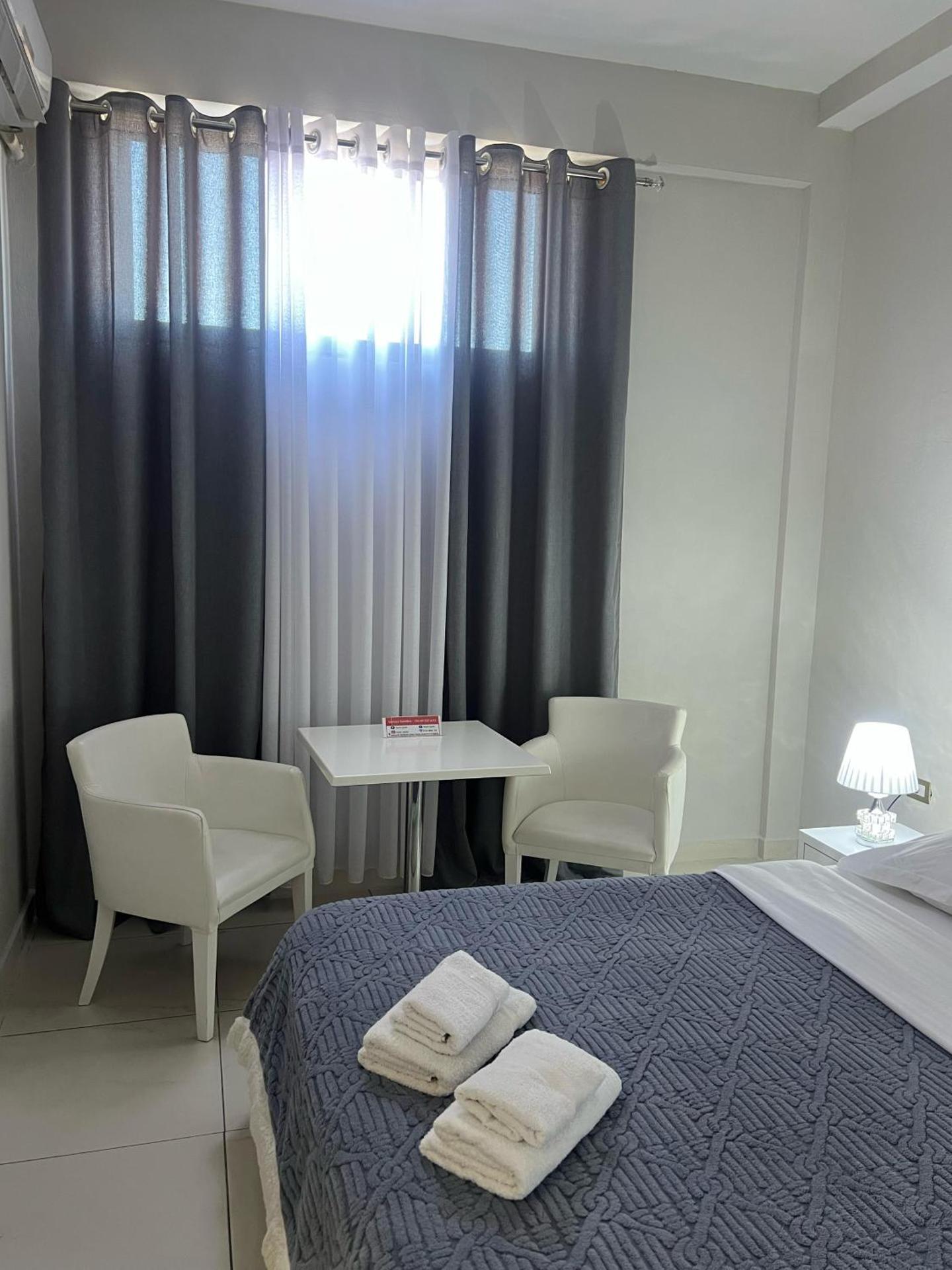 Grand Hotel Gjyshi - Photo 37