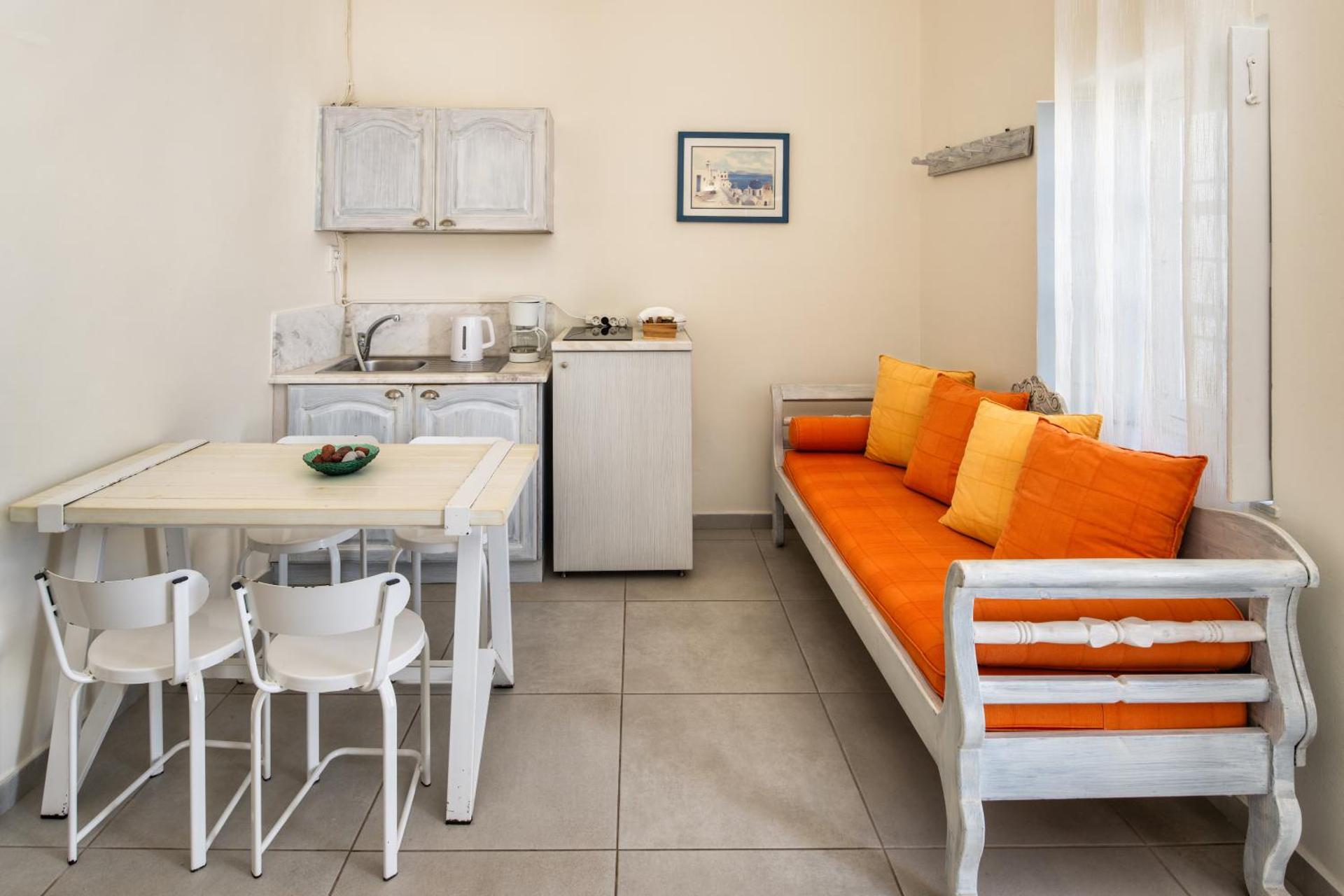 Day One Fira Mansion - Photo 8