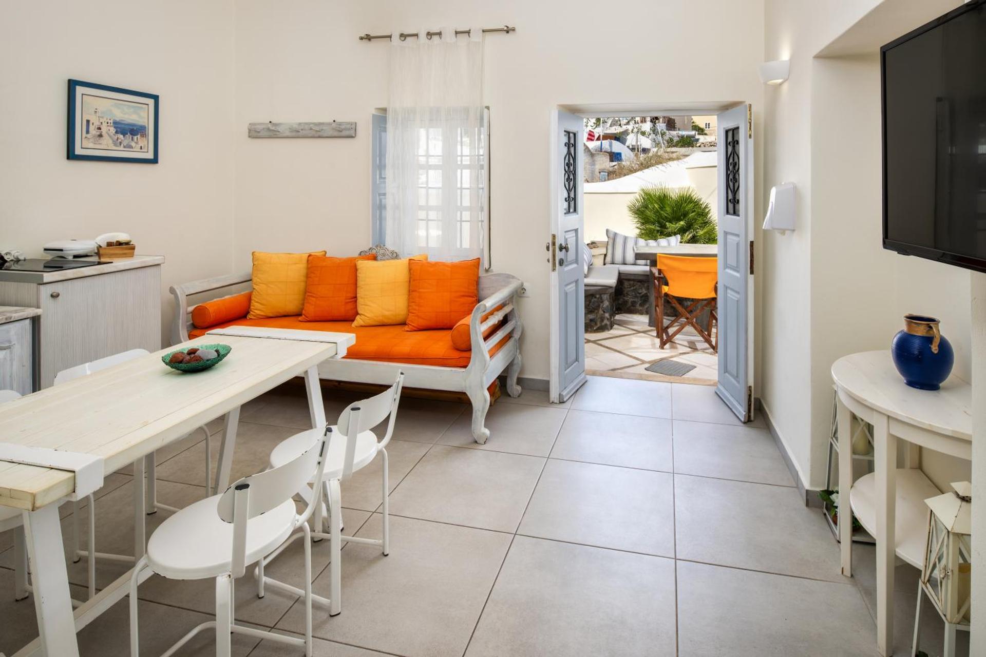 Day One Fira Mansion - Photo 10