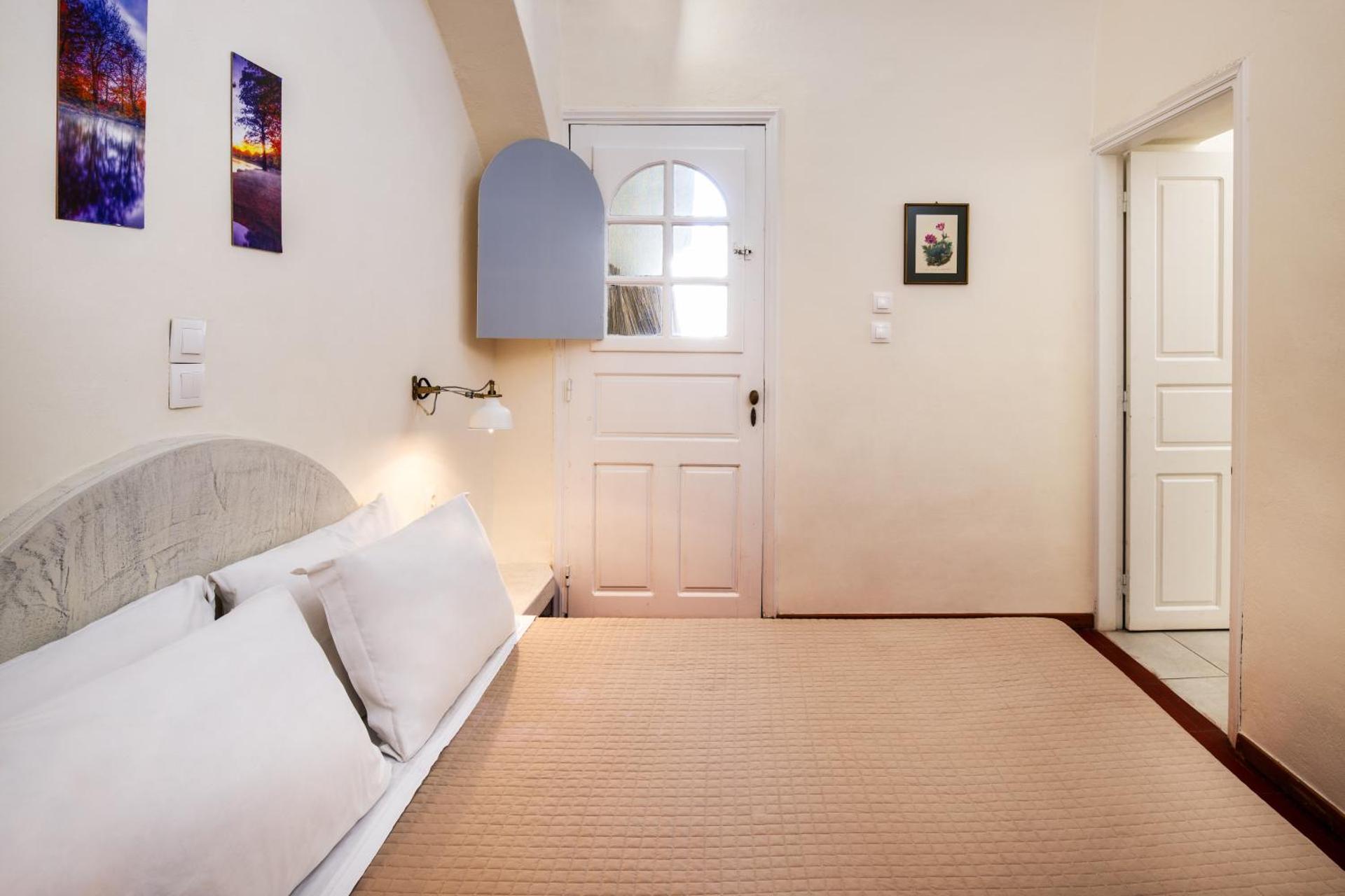 Day One Fira Mansion - Photo 5