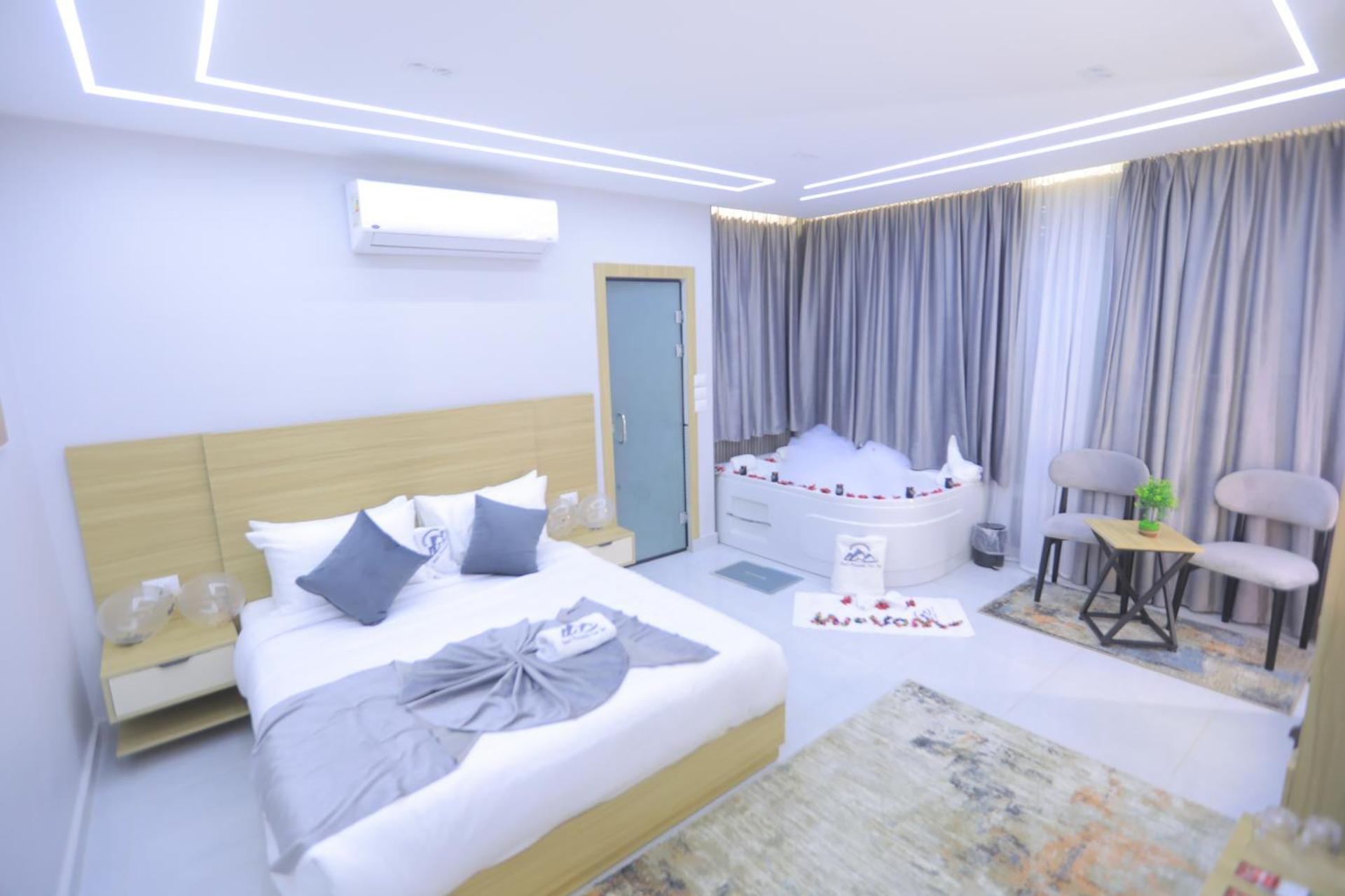 Junior Suite with Mountain View