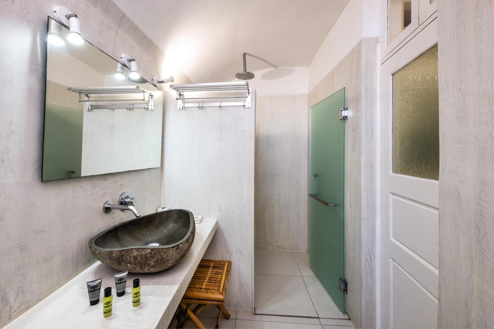 Day One Fira Mansion - Photo 15