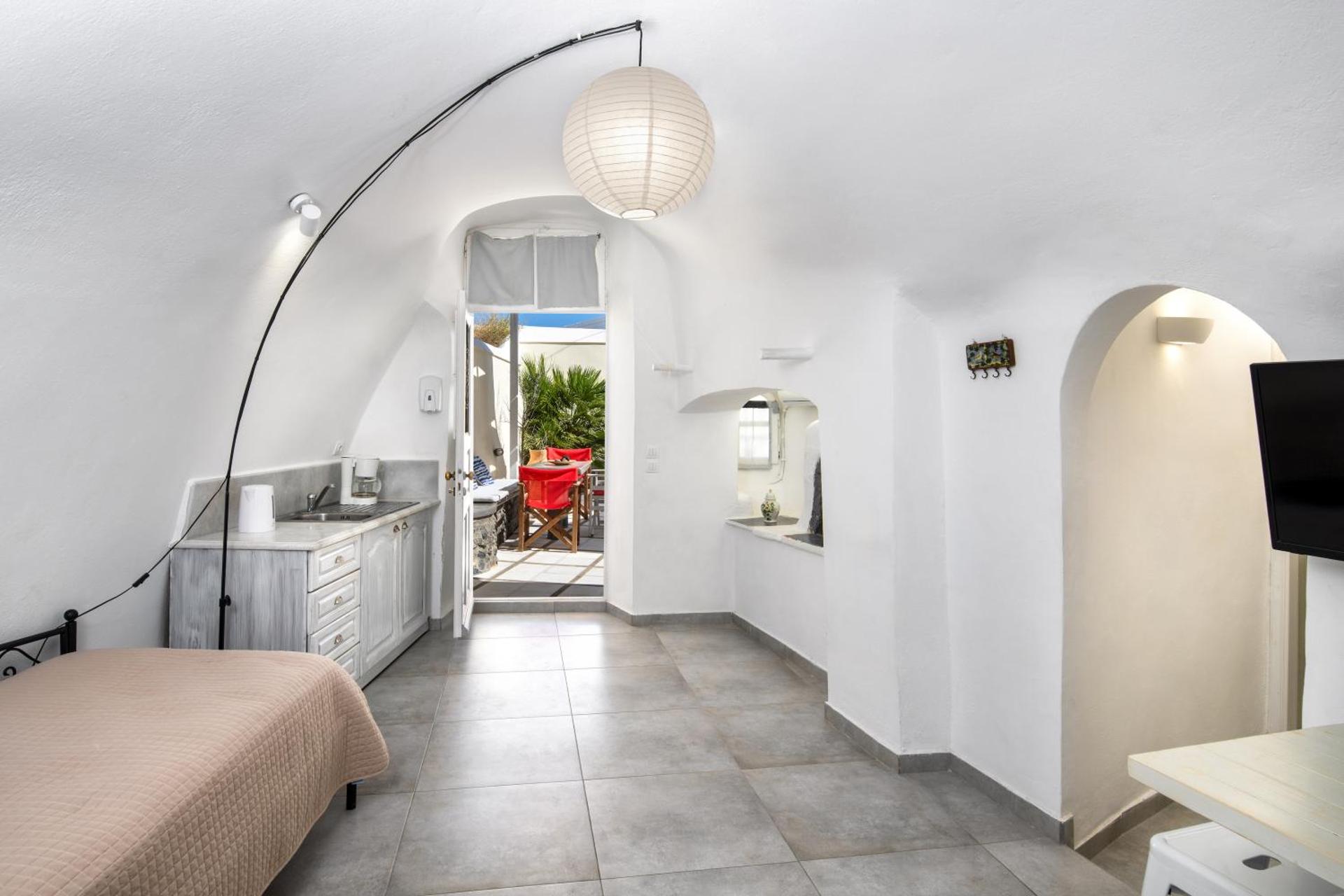 Day One Fira Mansion - Photo 22