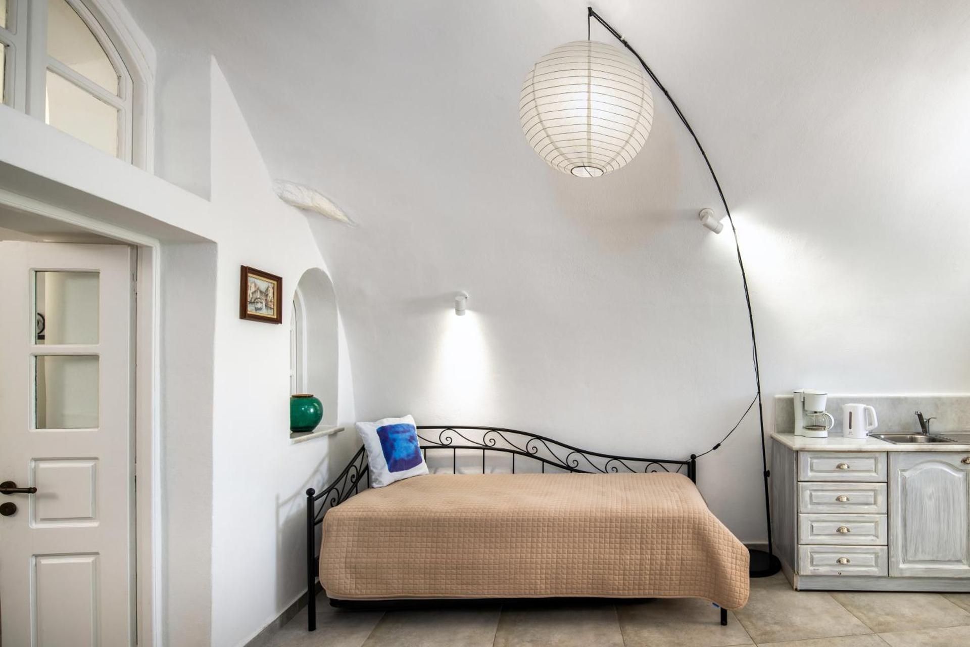 Day One Fira Mansion - Photo 13