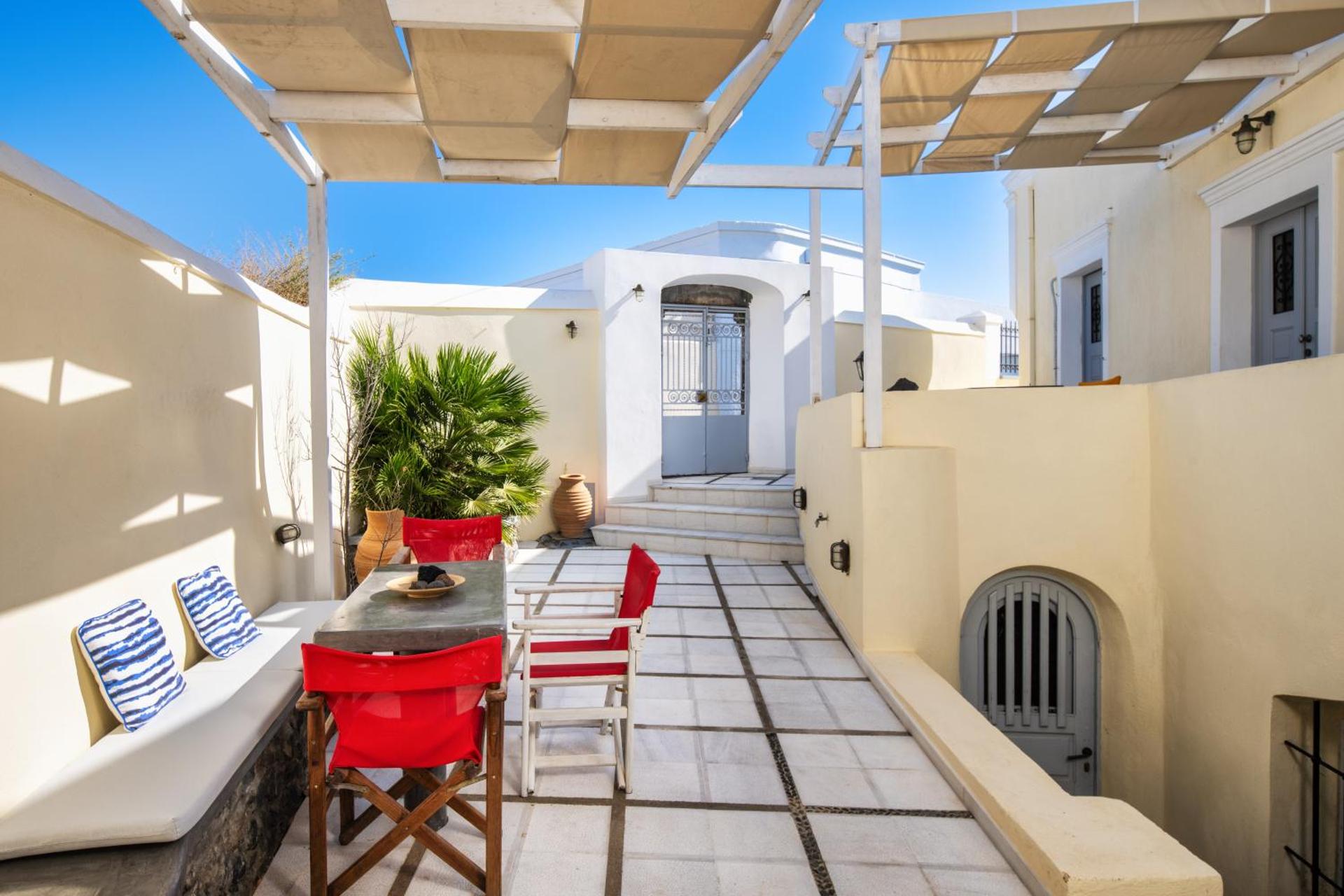 Day One Fira Mansion - Photo 3