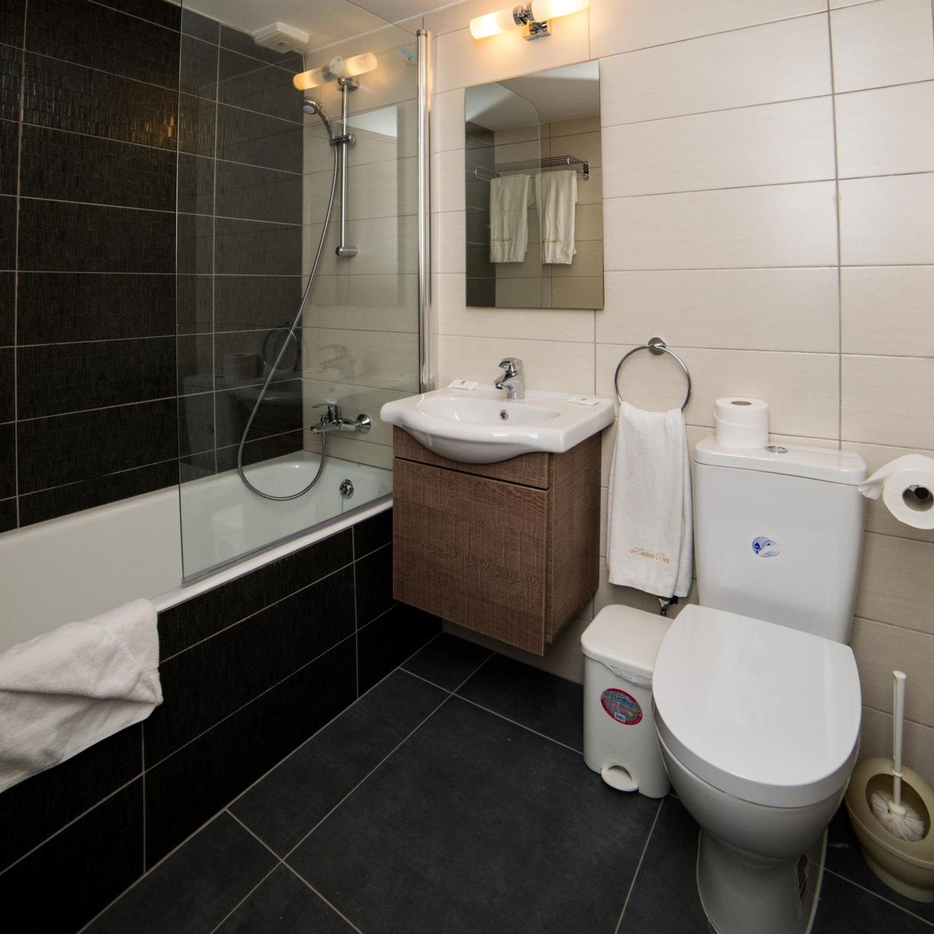 Helios Bay Hotel and Suites - Photo 43