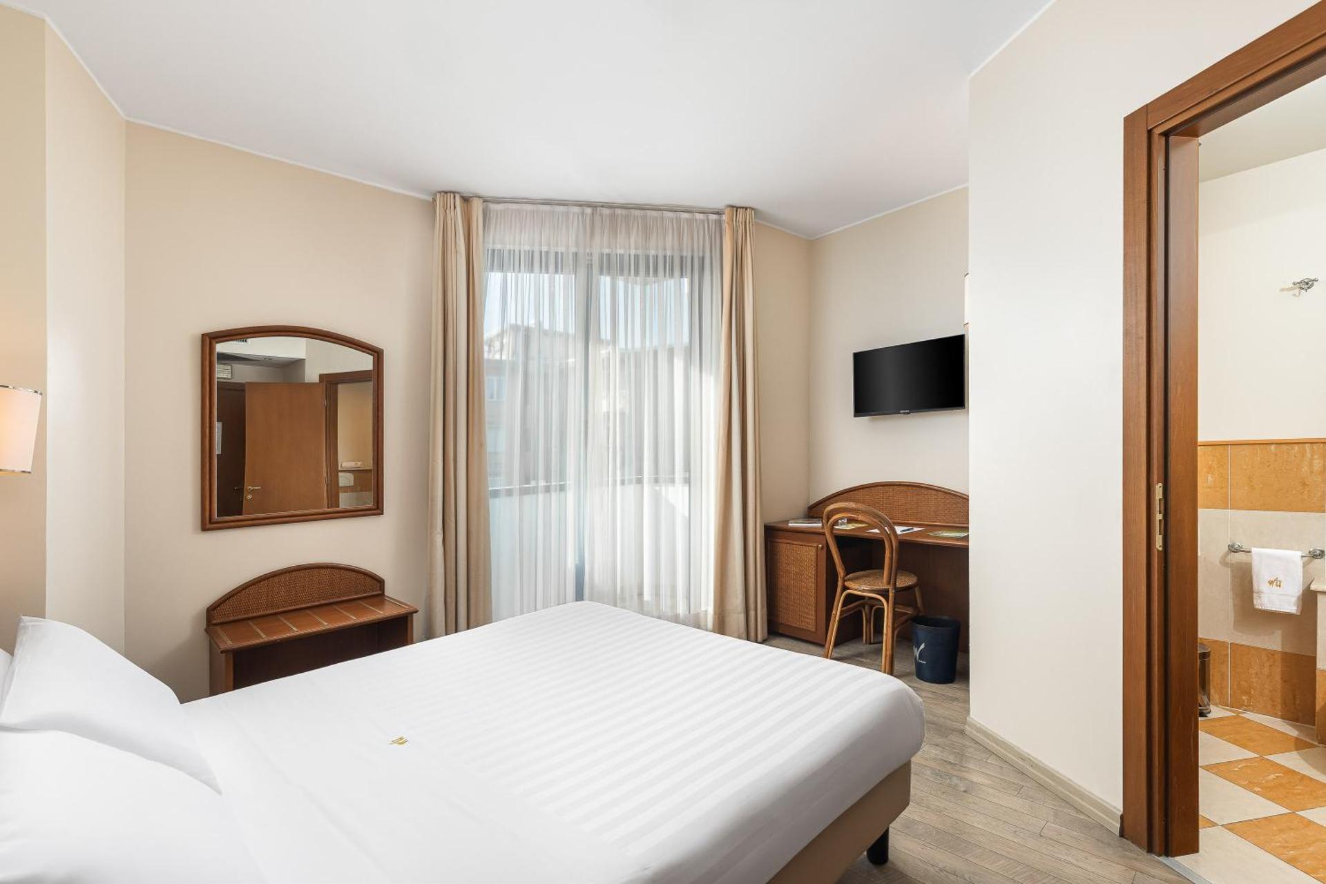 Welcome Hotel - Photo 11