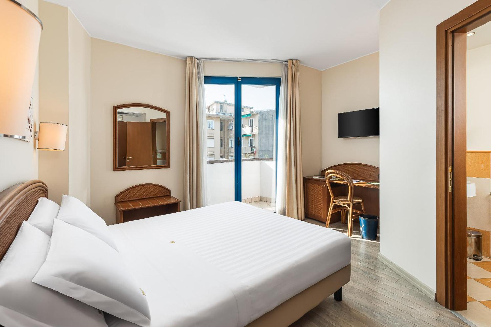 Welcome Hotel - Photo 14