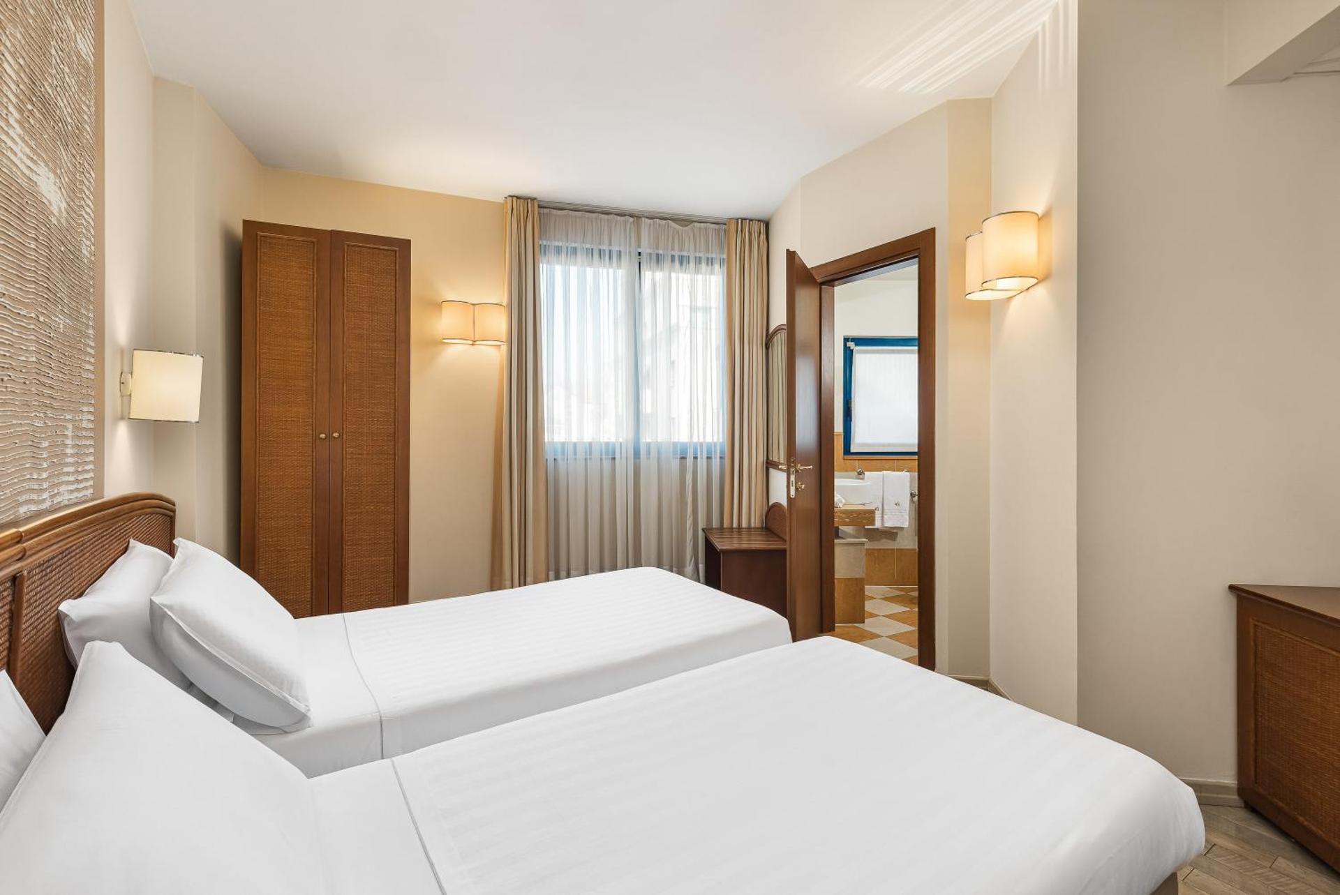 Welcome Hotel - Photo 18