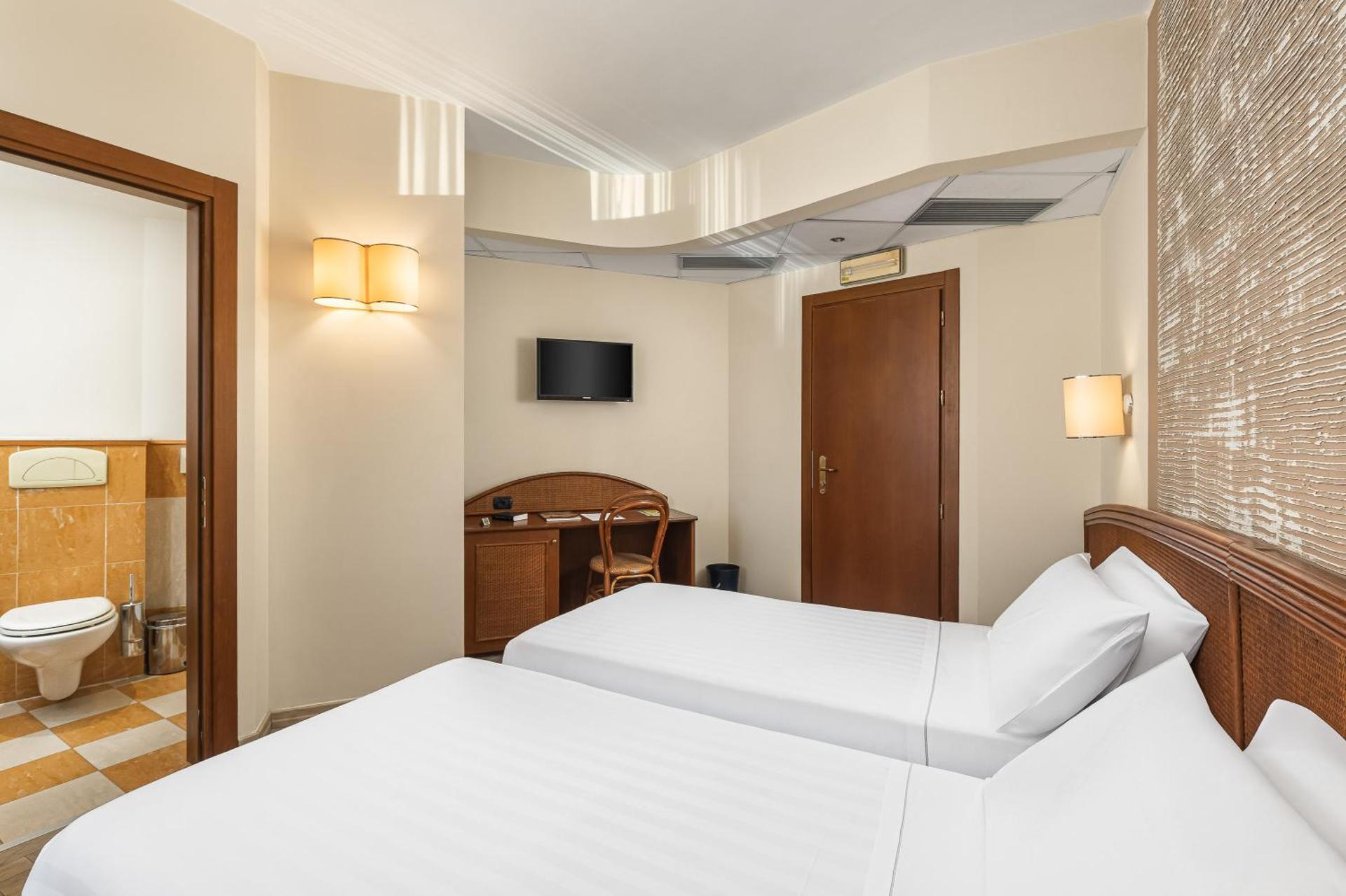 Welcome Hotel - Photo 19