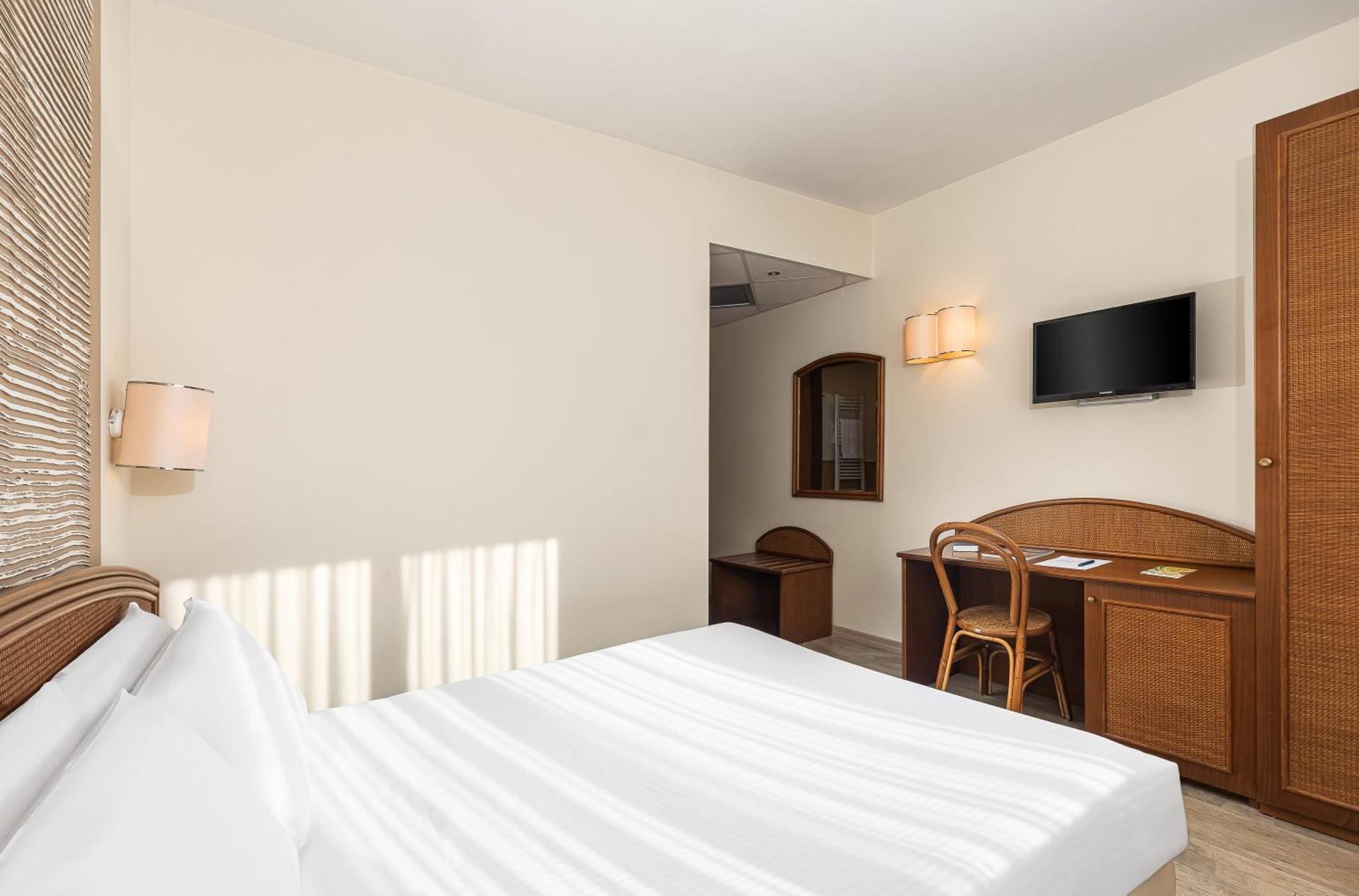 Welcome Hotel - Photo 21