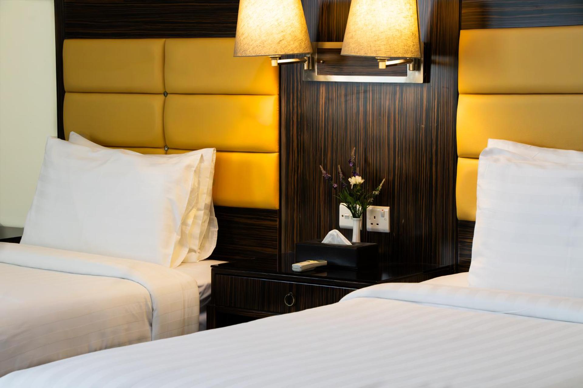 Fortune Karama Hotel - Photo 36