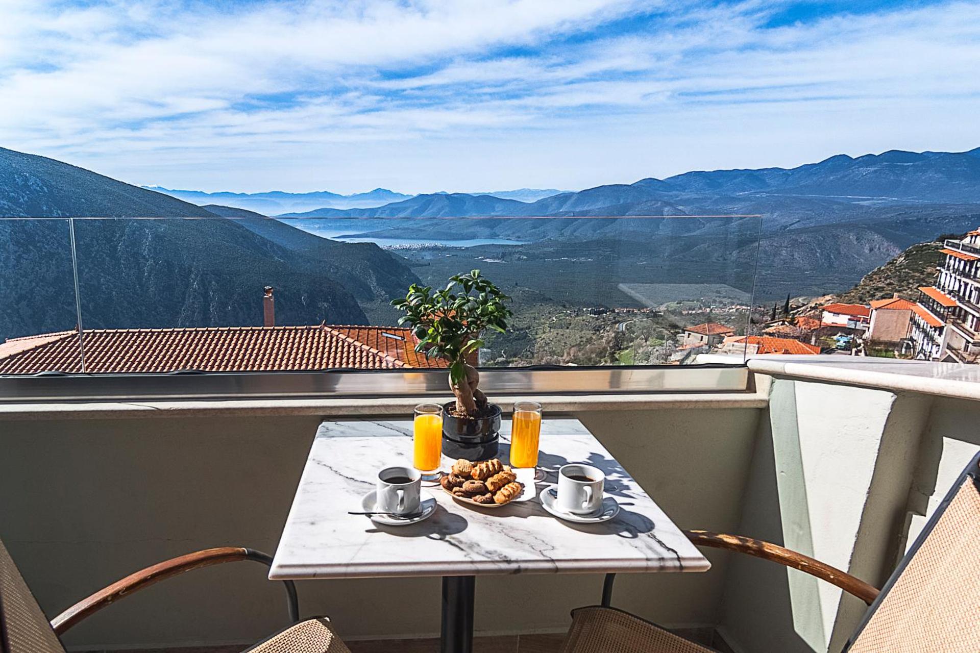 Junior Suite with Panoramic View and Spa Bath - Photo 3