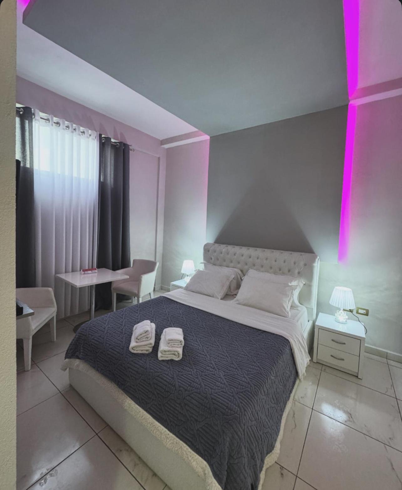 Grand Hotel Gjyshi - Photo 36