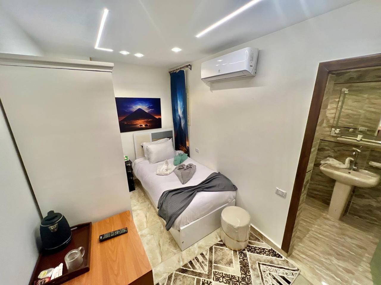 Elite Paradise Pyramids View - Photo 3