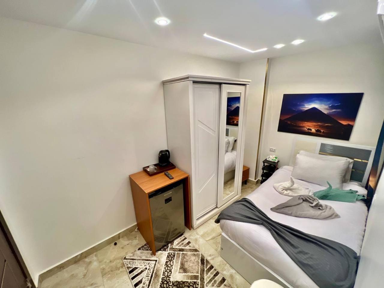 Elite Paradise Pyramids View - Photo 2