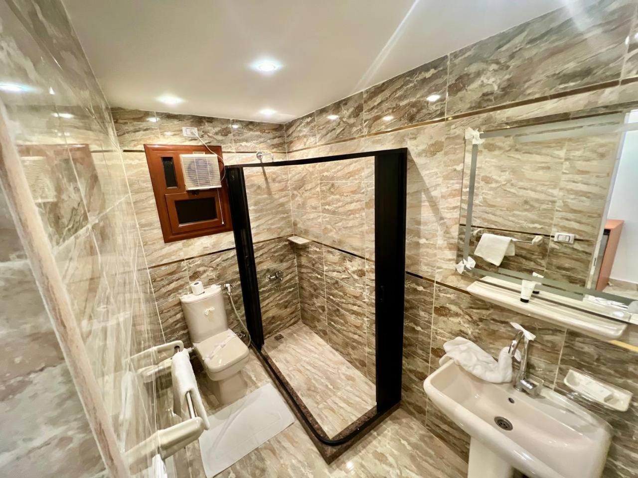 Elite Paradise Pyramids View - Photo 8