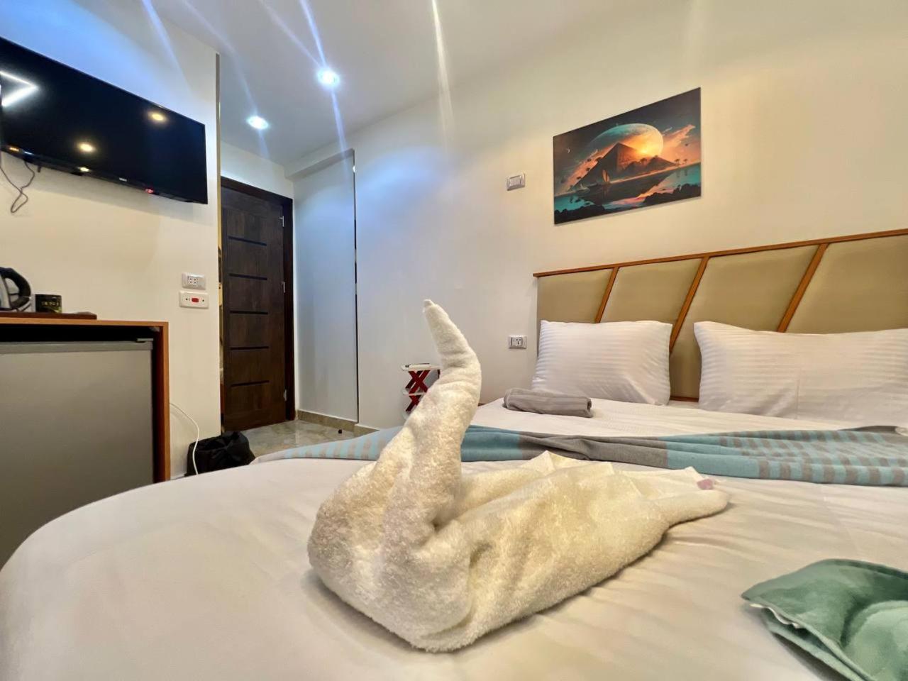 Elite Paradise Pyramids View - Photo 16