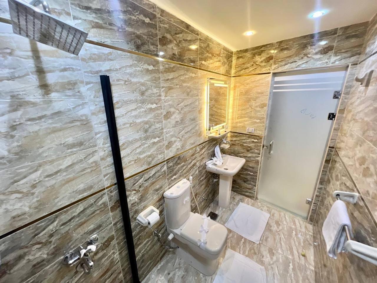 Elite Paradise Pyramids View - Photo 19