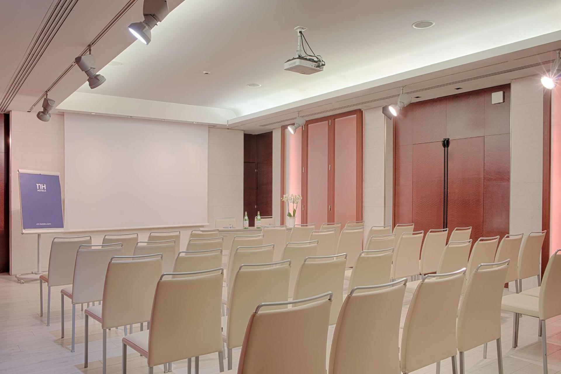 NH Palermo - Photo 30