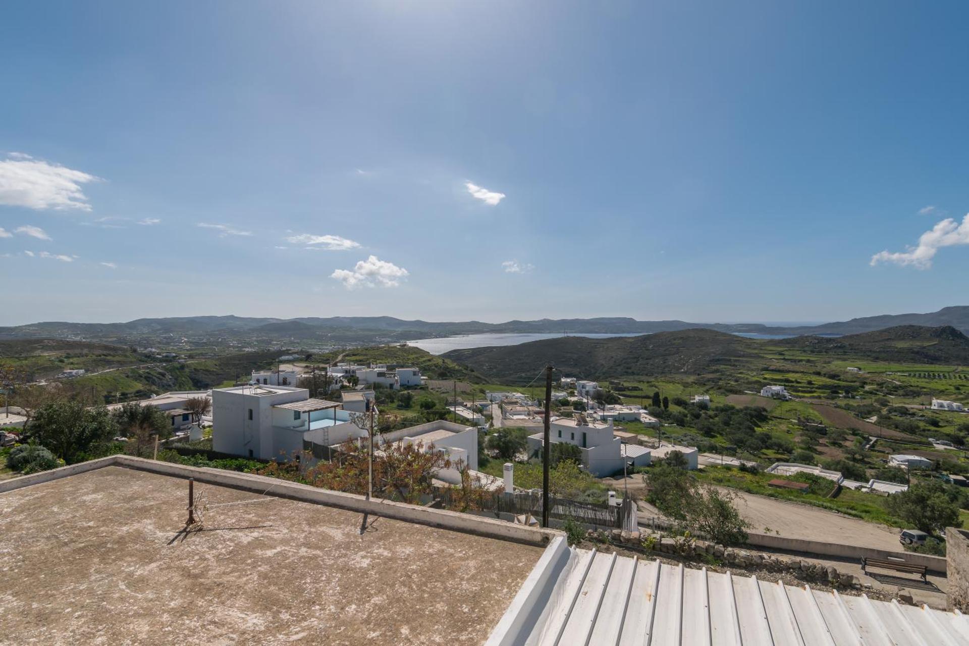 Uncle John's House with View - Photo 25