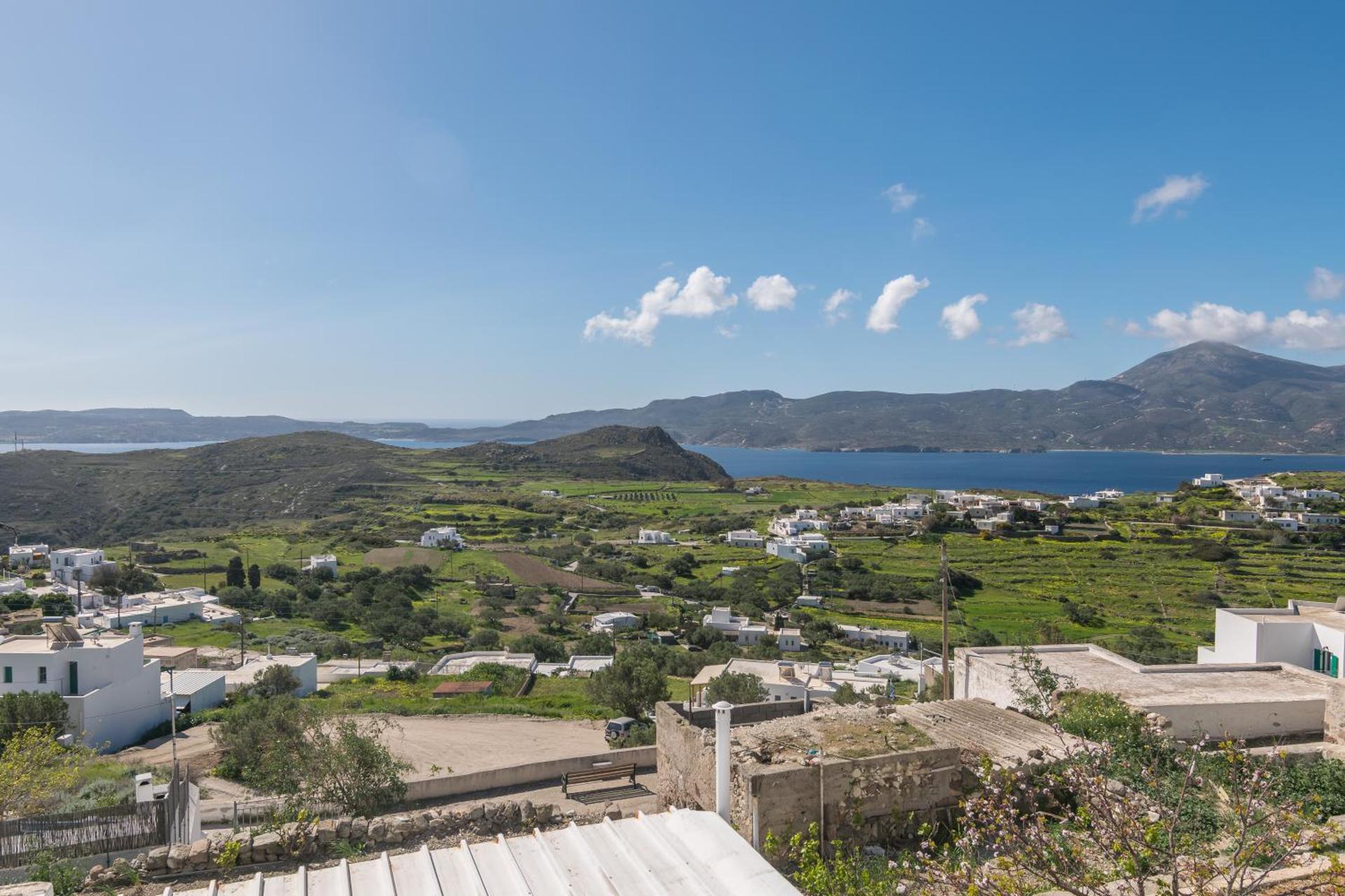 Uncle John's House with View - Photo 24