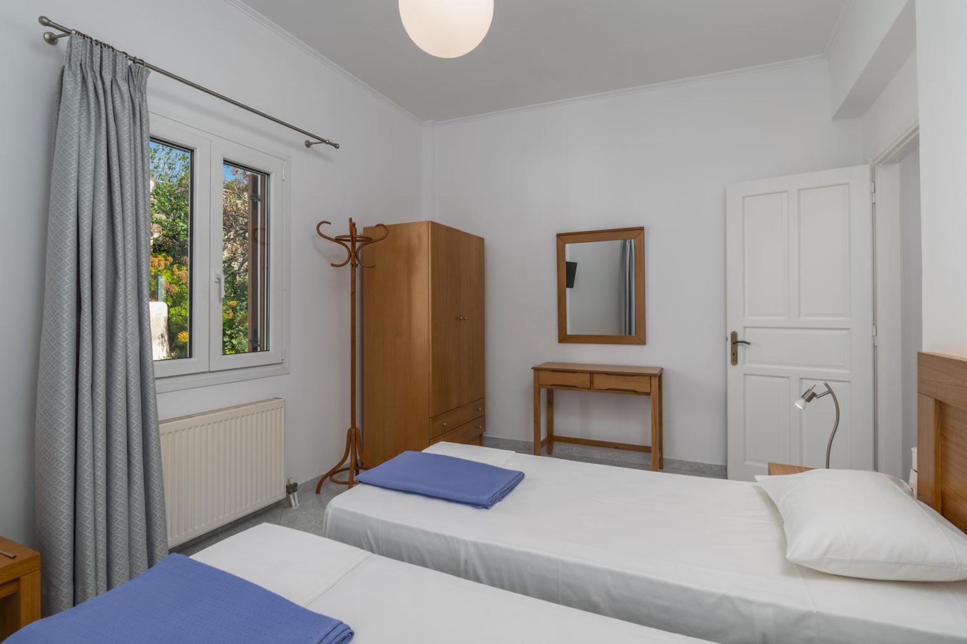 Uncle John's House with View - Photo 27