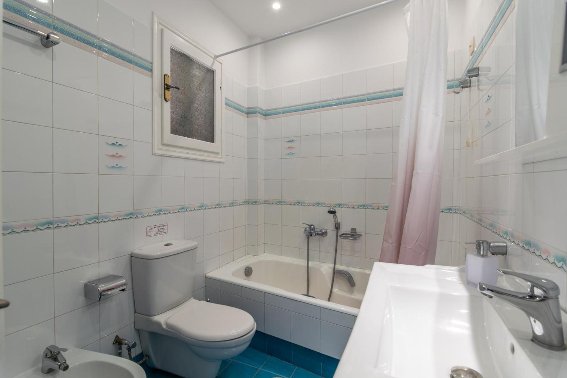 Uncle John's House with View - Photo 35