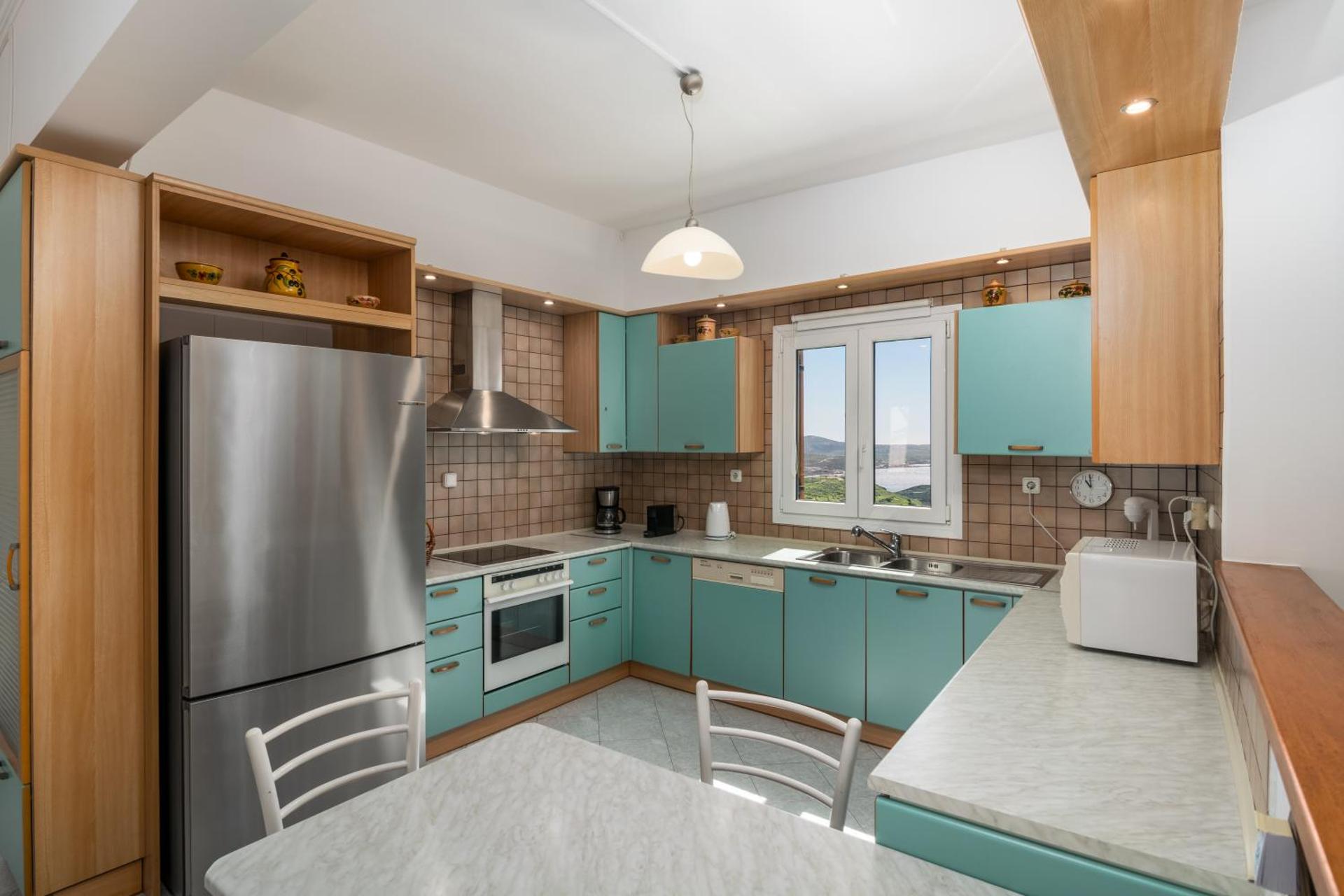 Uncle John's House with View - Photo 4