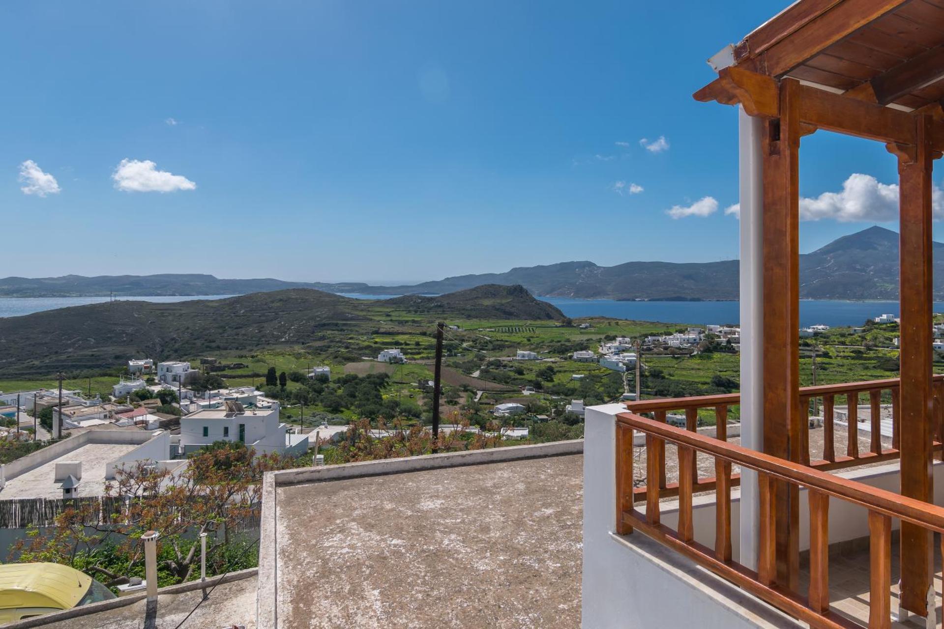 Uncle John's House with View - Photo 8