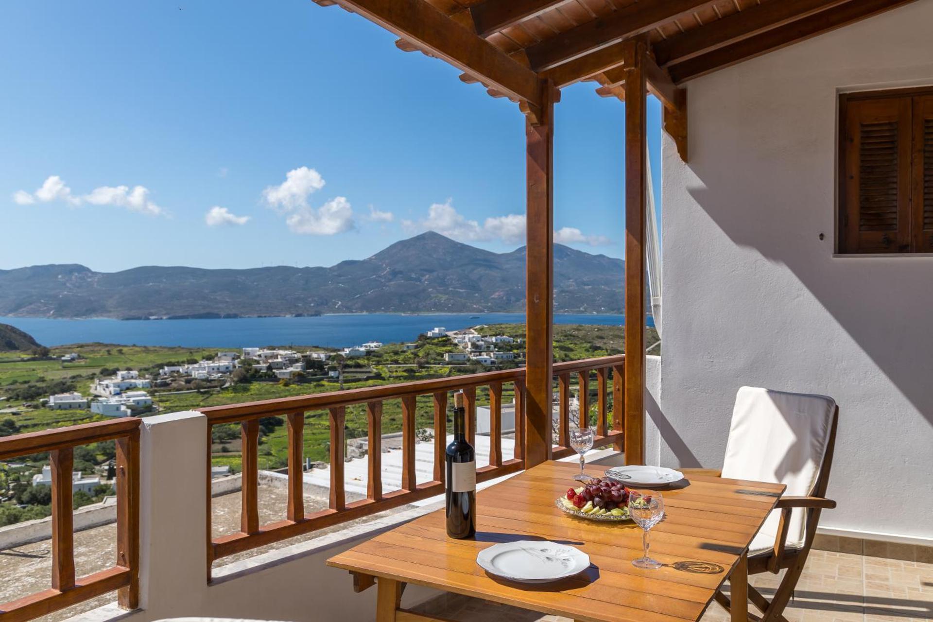 Uncle John's House with View - Photo 16