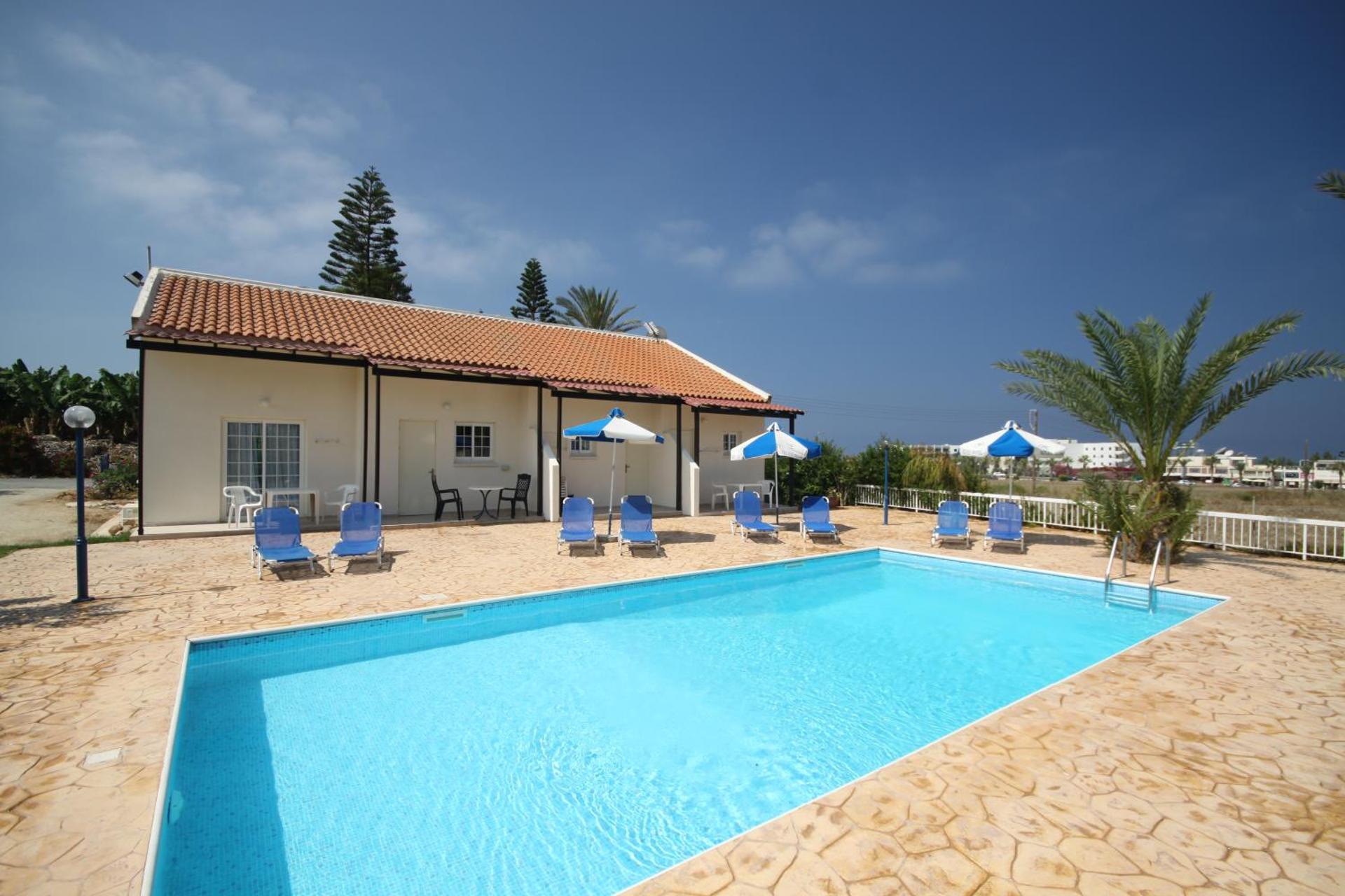 Studio with Pool View - Annex