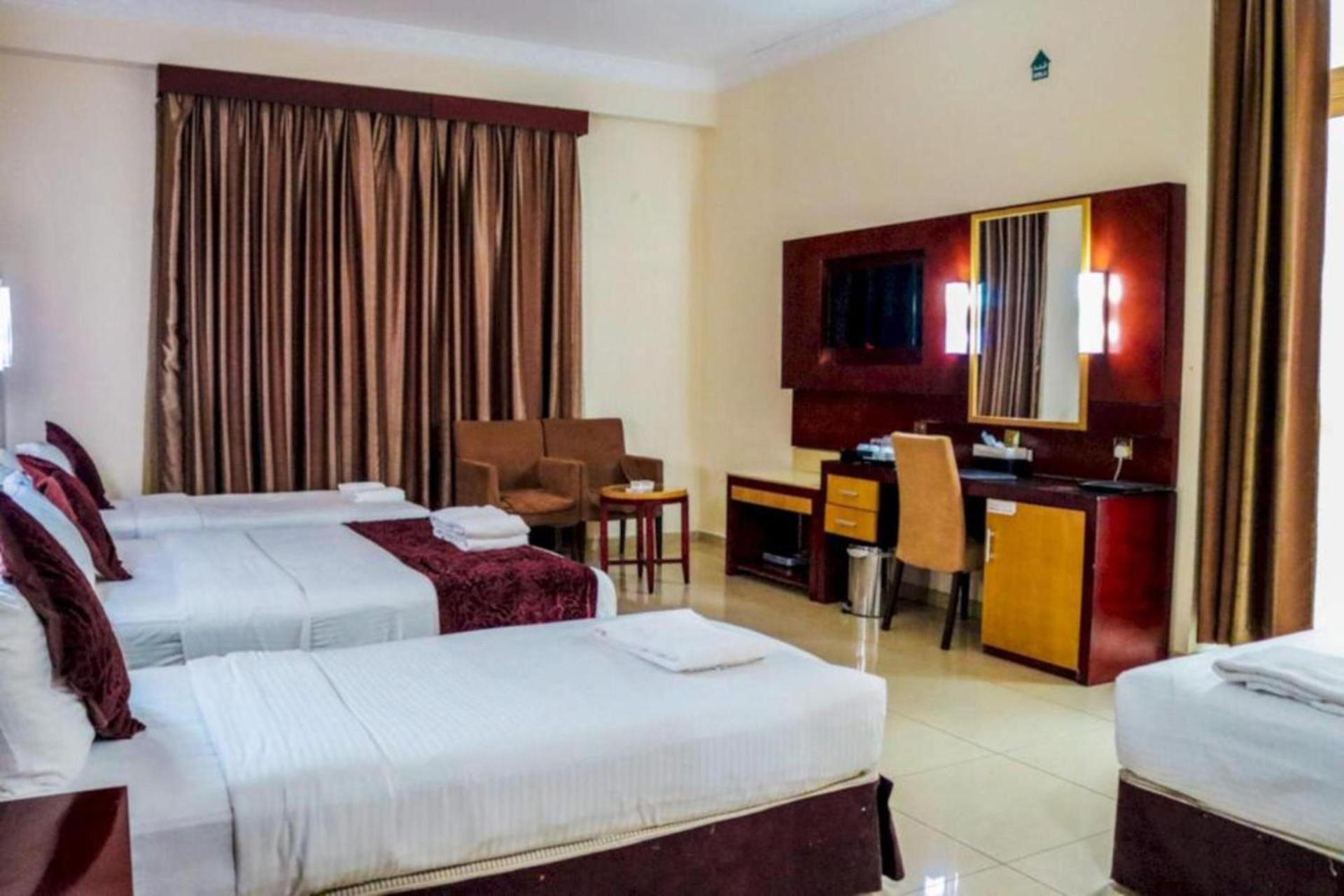 Palette Phoenix Hotel - Photo 22