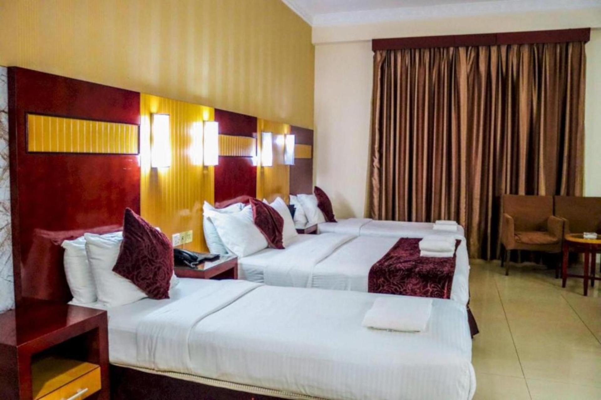 Palette Phoenix Hotel - Photo 34