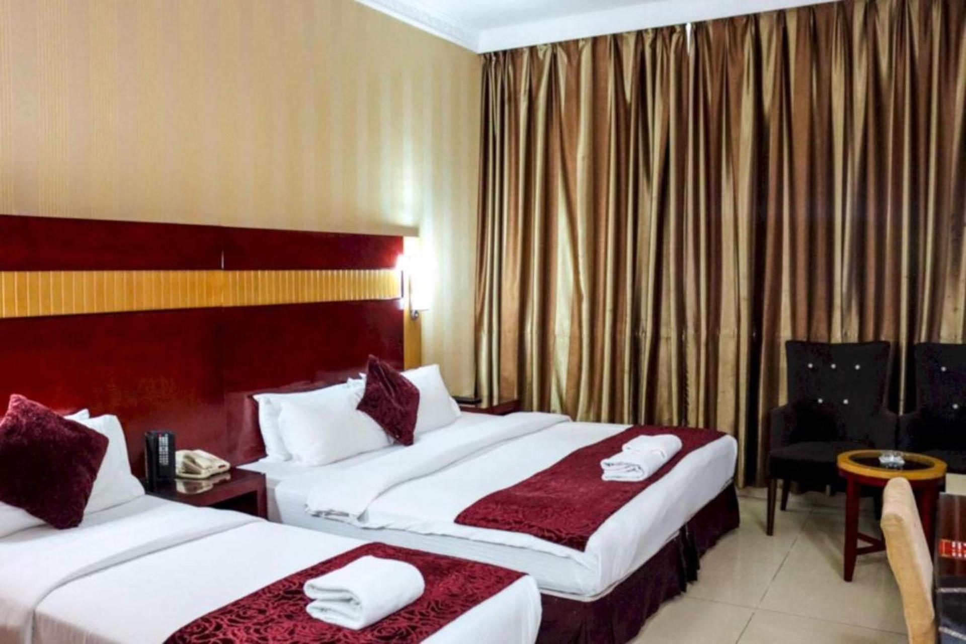 Palette Phoenix Hotel - Photo 31