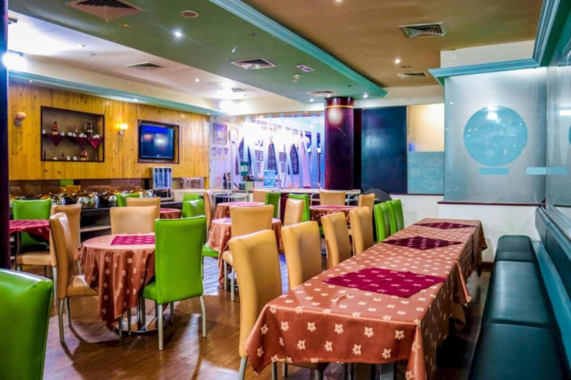 Palette Phoenix Hotel - Photo 2