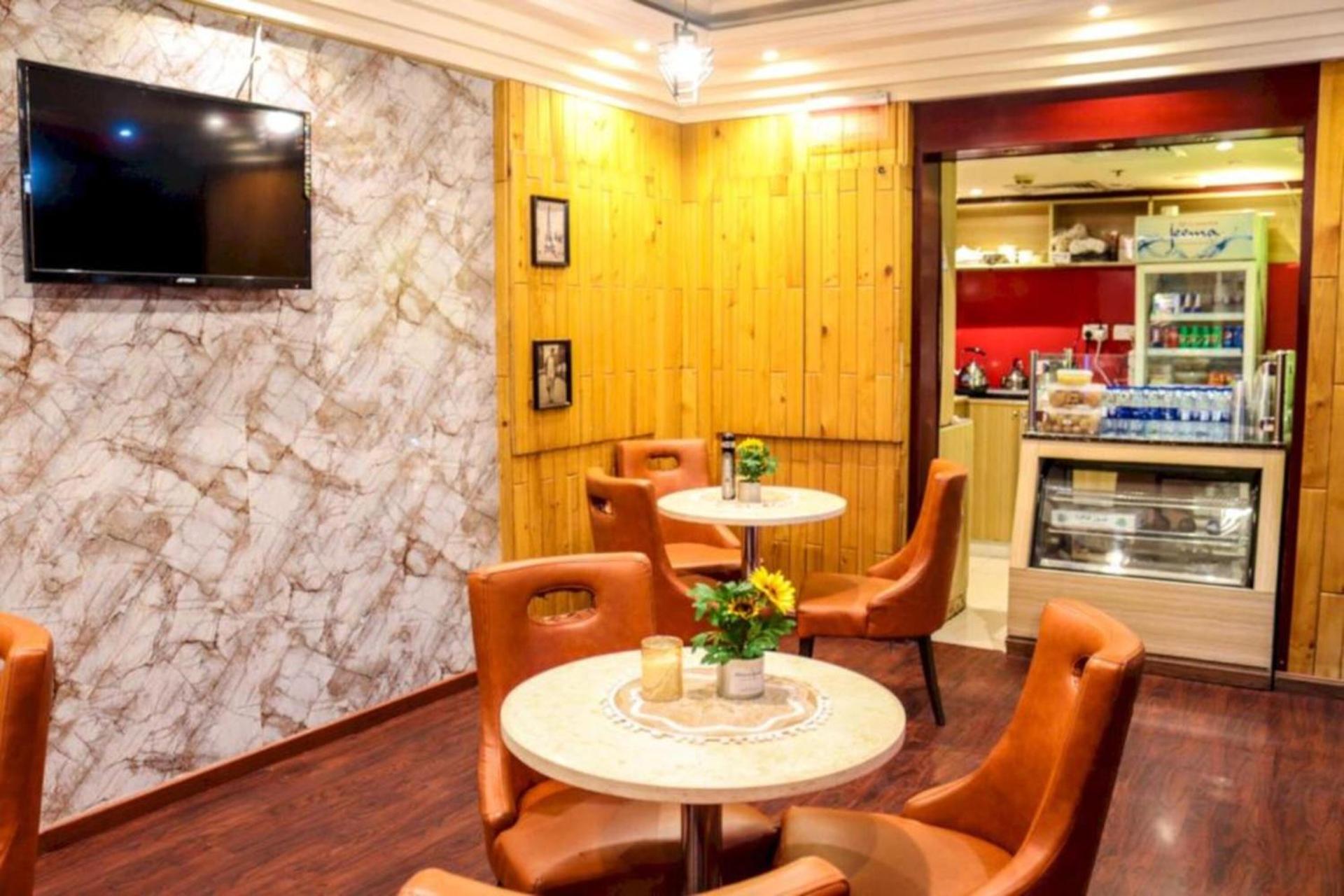 Palette Phoenix Hotel - Photo 11