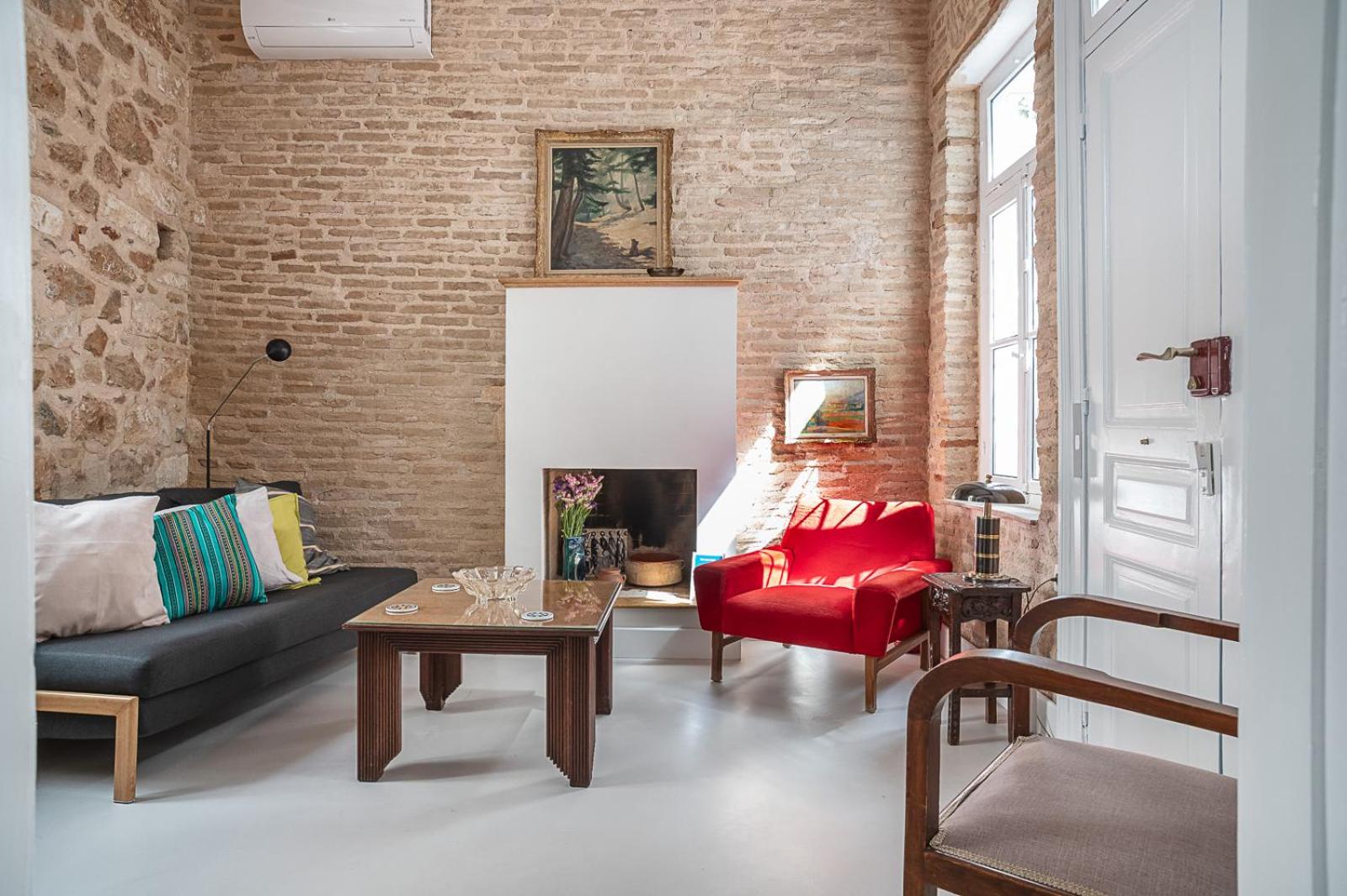 Athenian Cypress House - Photo 2