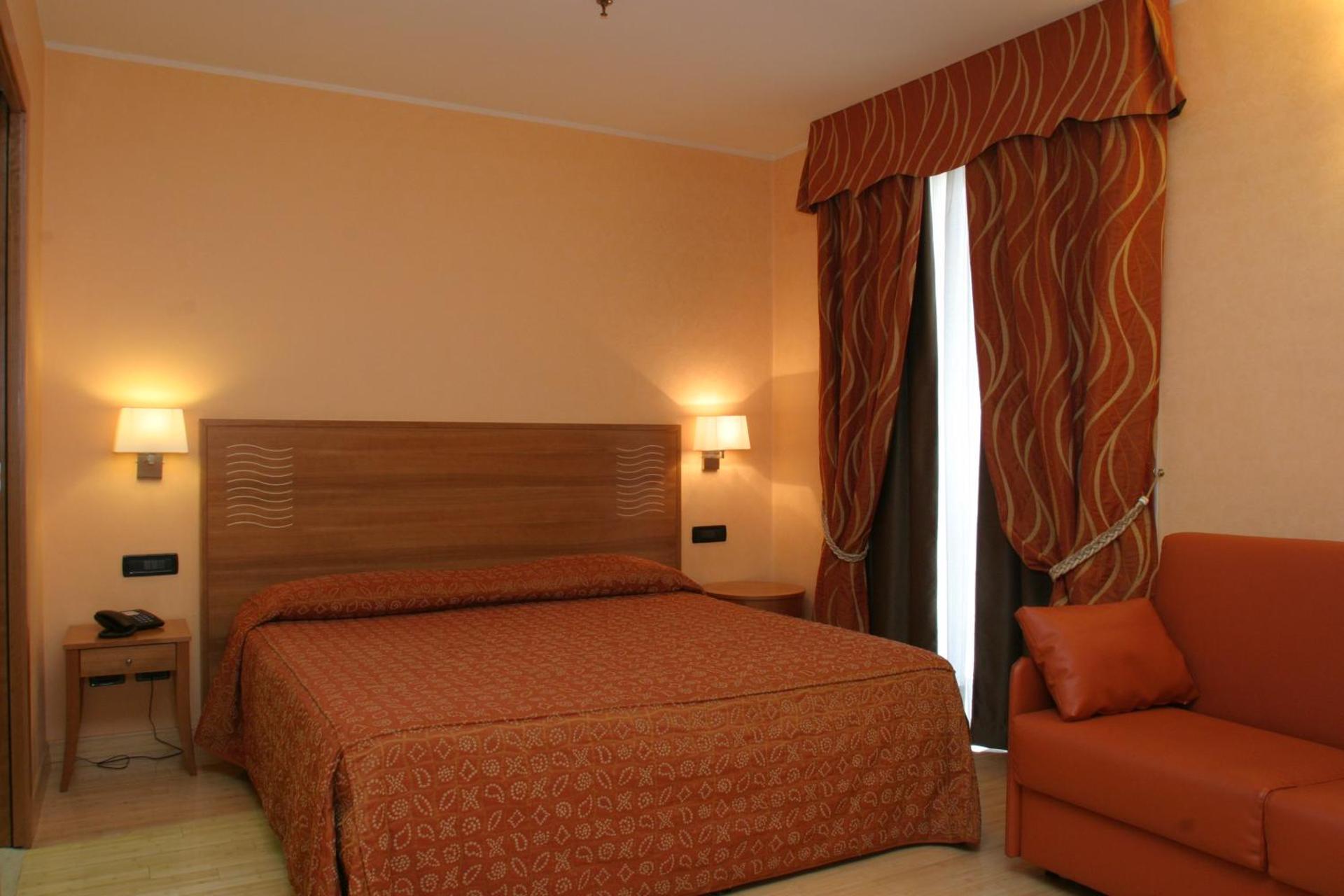 Hotel Continental - Photo 98