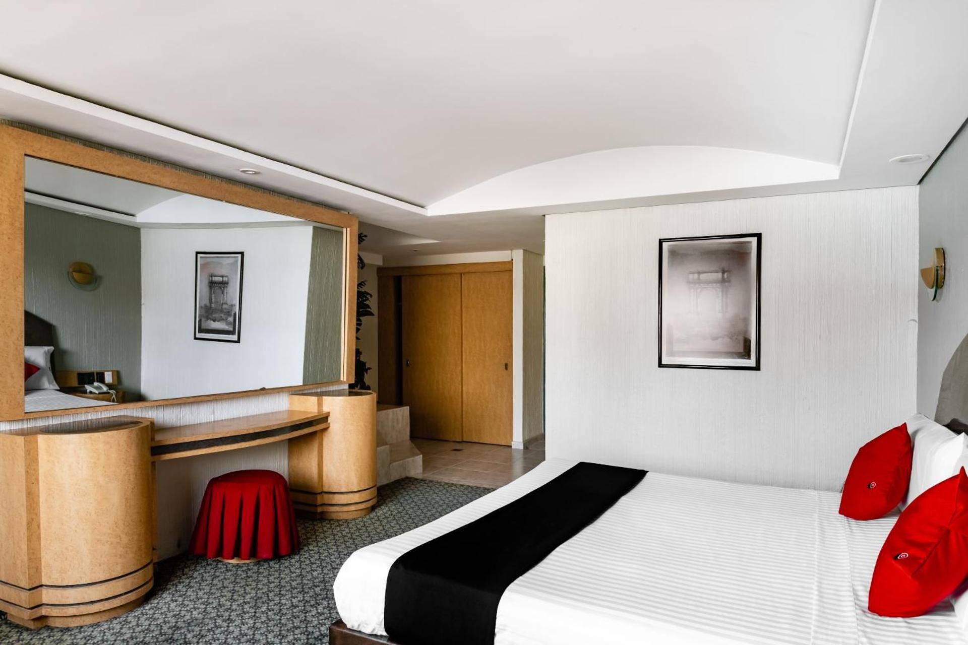 Capital O Andrade, Mexico City - Photo 29