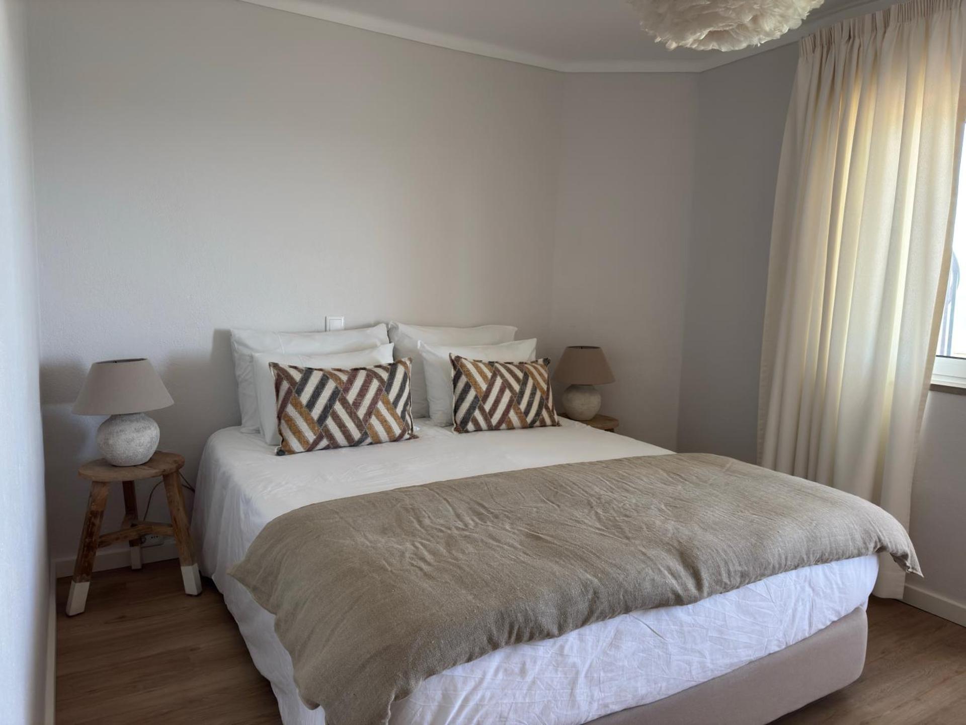 One-Bedroom Apartment with Sea View and Access to the Pool