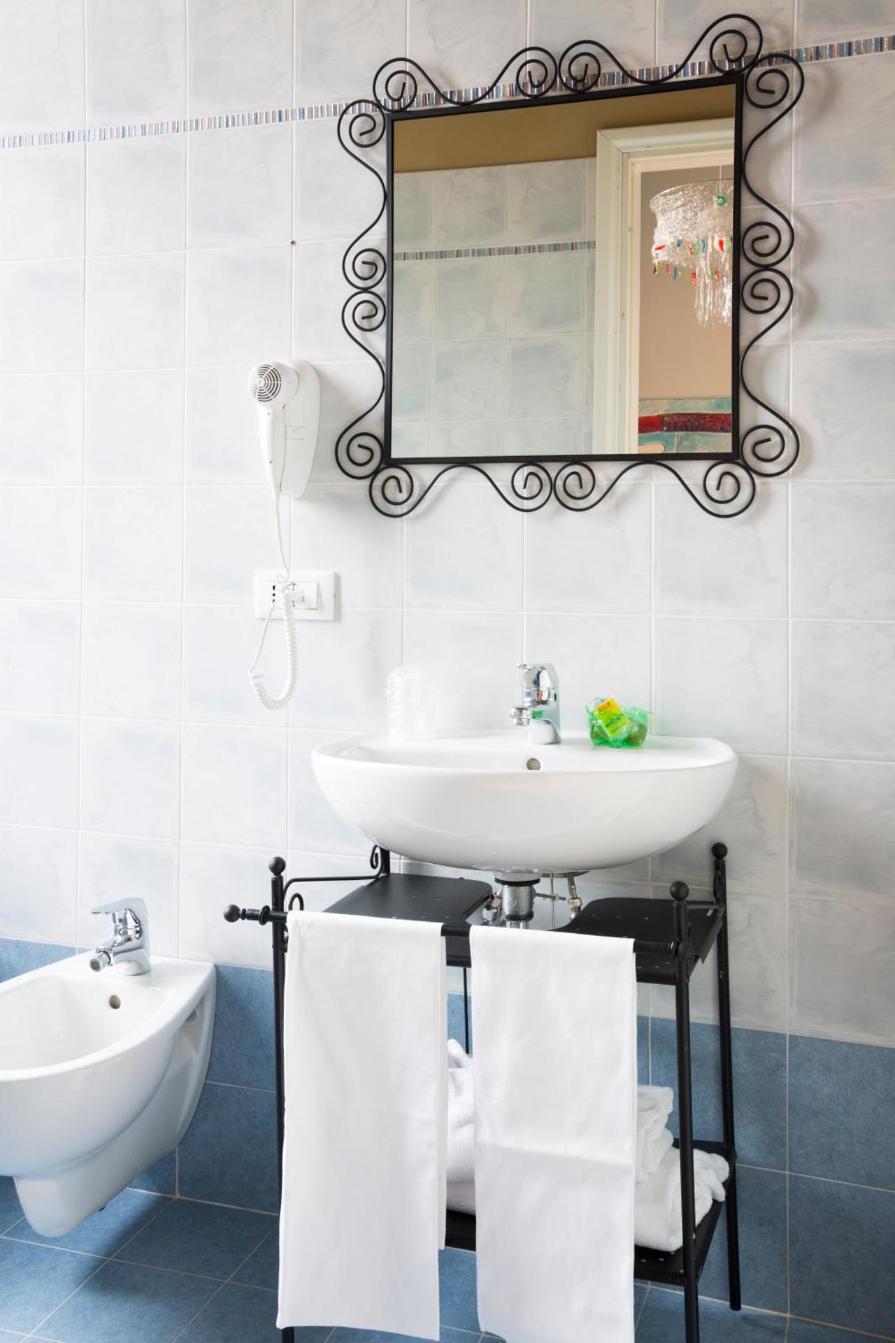 Hotel Panorama - Photo 9