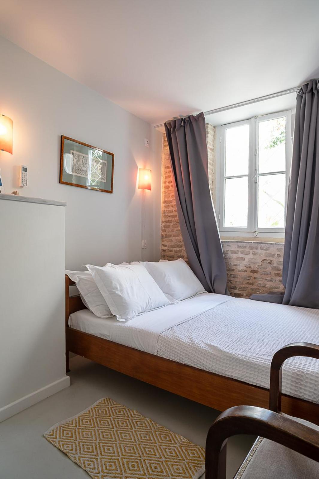 Athenian Cypress House - Photo 18