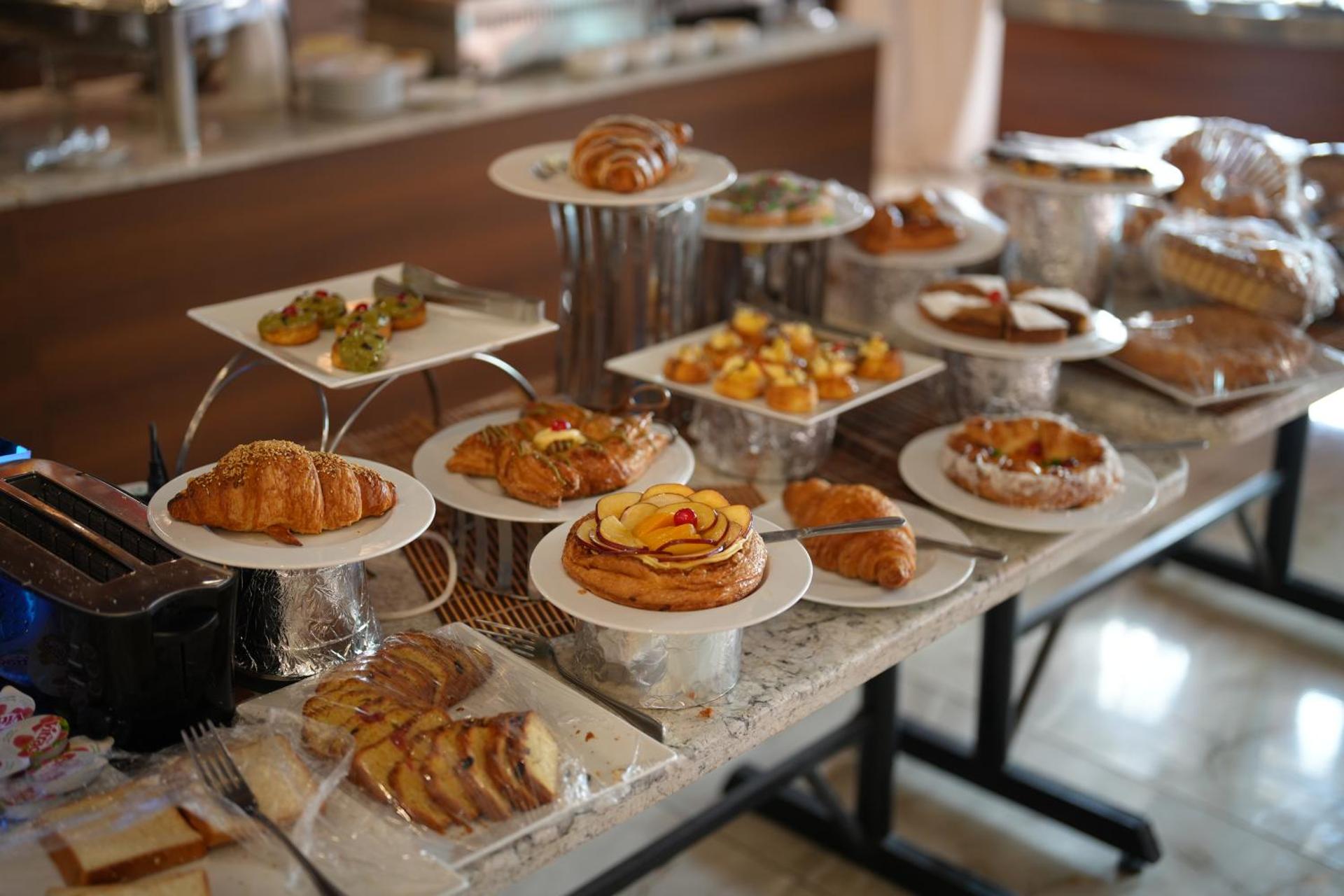 Mar Charbel Hotel Cairo - Photo 63