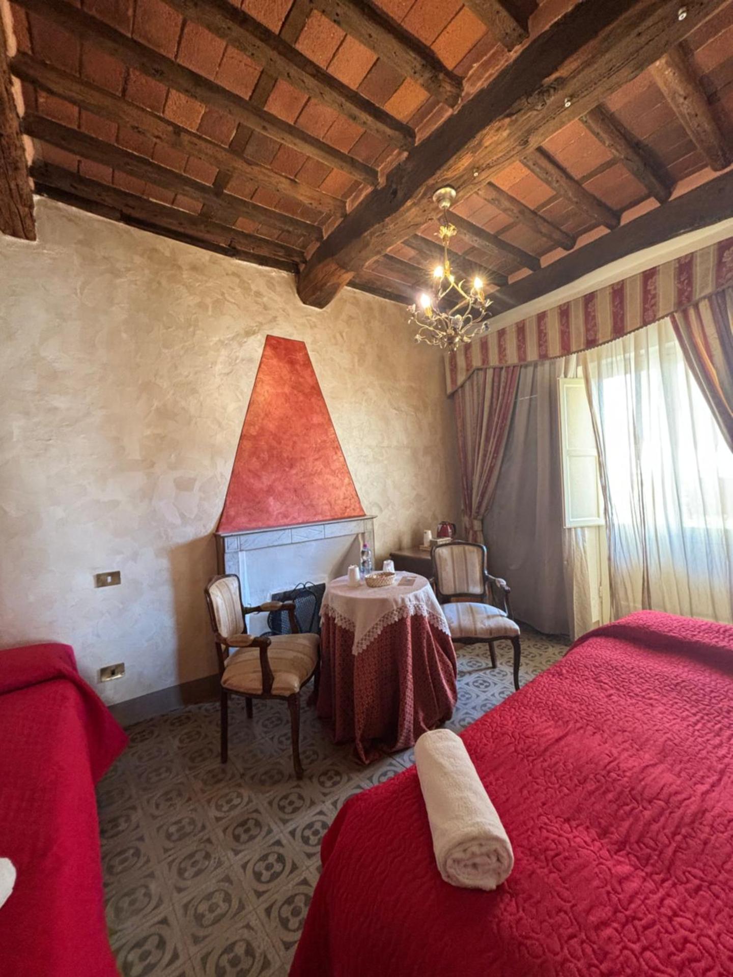 Antica Residenza Santa Chiara -City Center - Photo 11