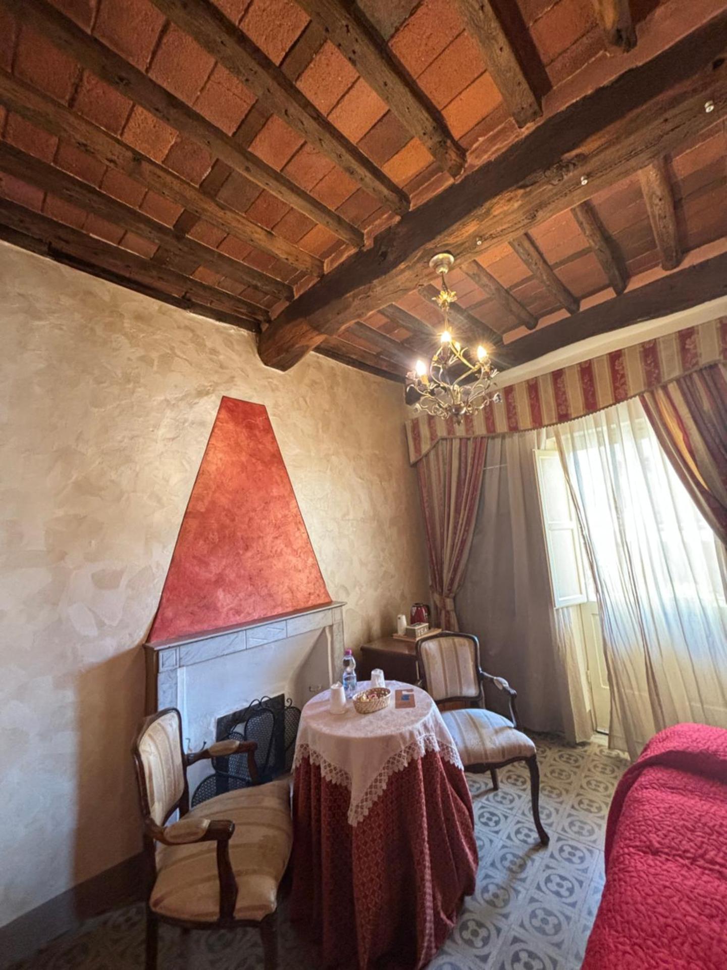 Antica Residenza Santa Chiara -City Center - Photo 2