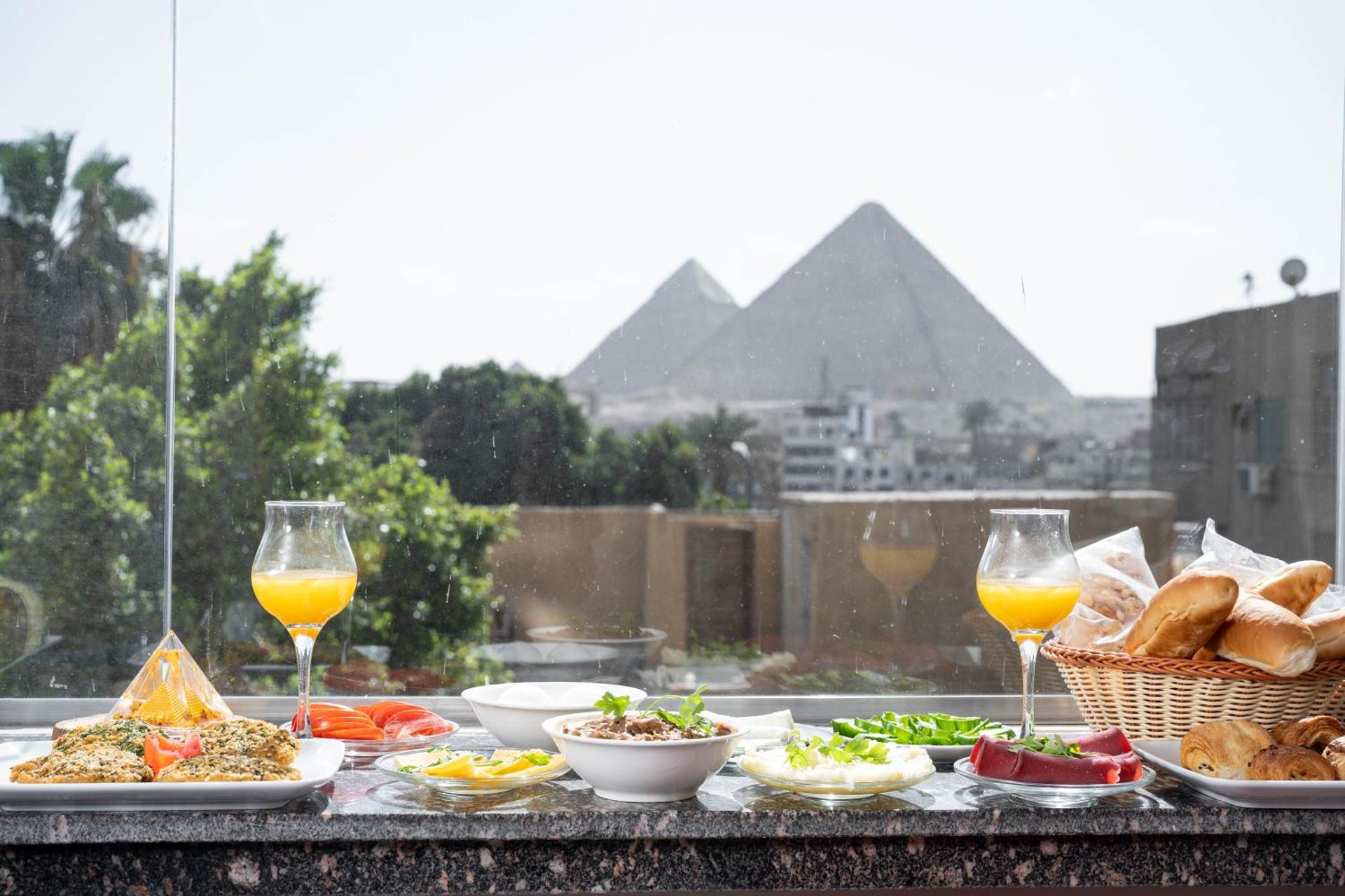 Camel Pyramids View Inn