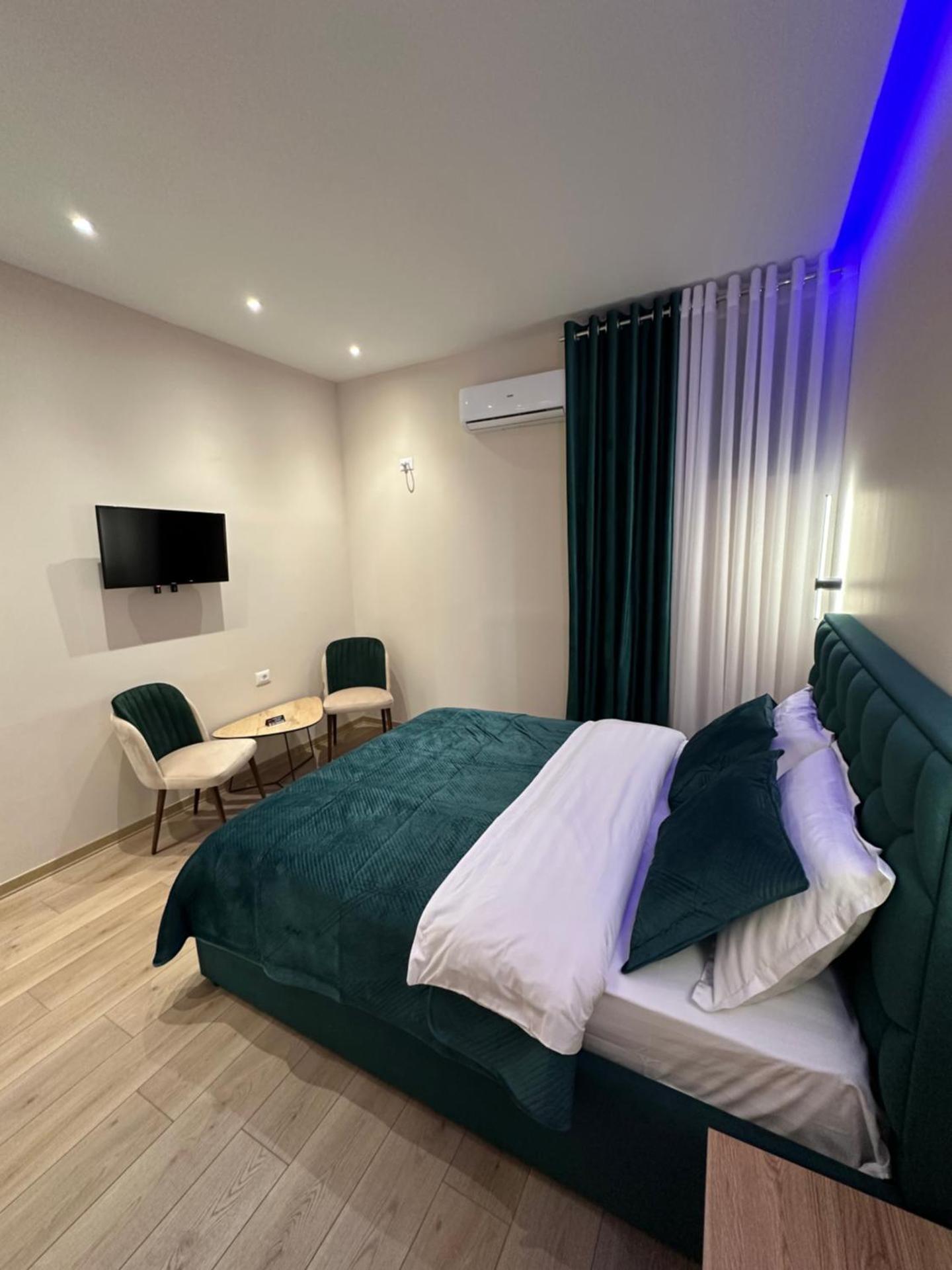 Luxury Hotel By Gjyshi - Photo 29