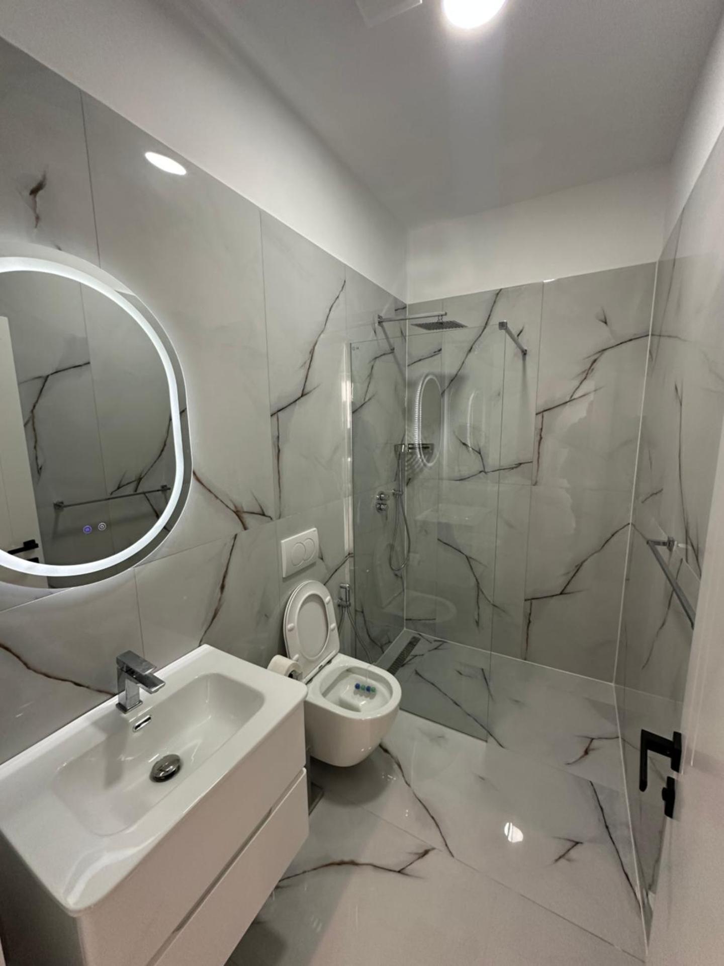 Luxury Hotel By Gjyshi - Photo 39